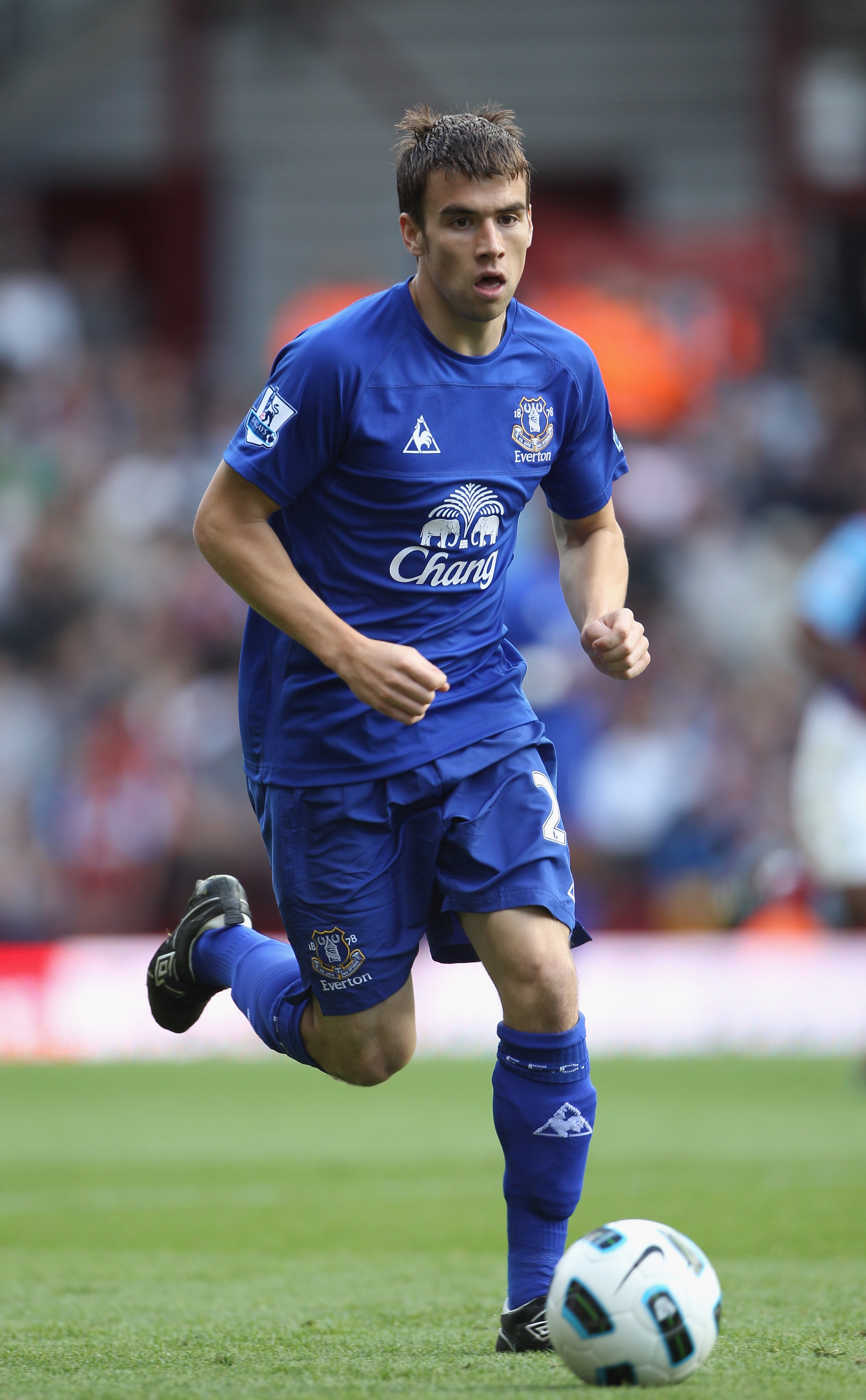 BIRMINGHAM, ENGLAND - AUGUST 29:  Seamus Coleman of Everton during the Barclays Premier League match between Aston Villa and Everton at Villa Park on August 29, 2010 in Birmingham, England.  (Photo by Phil Cole/Getty Images)