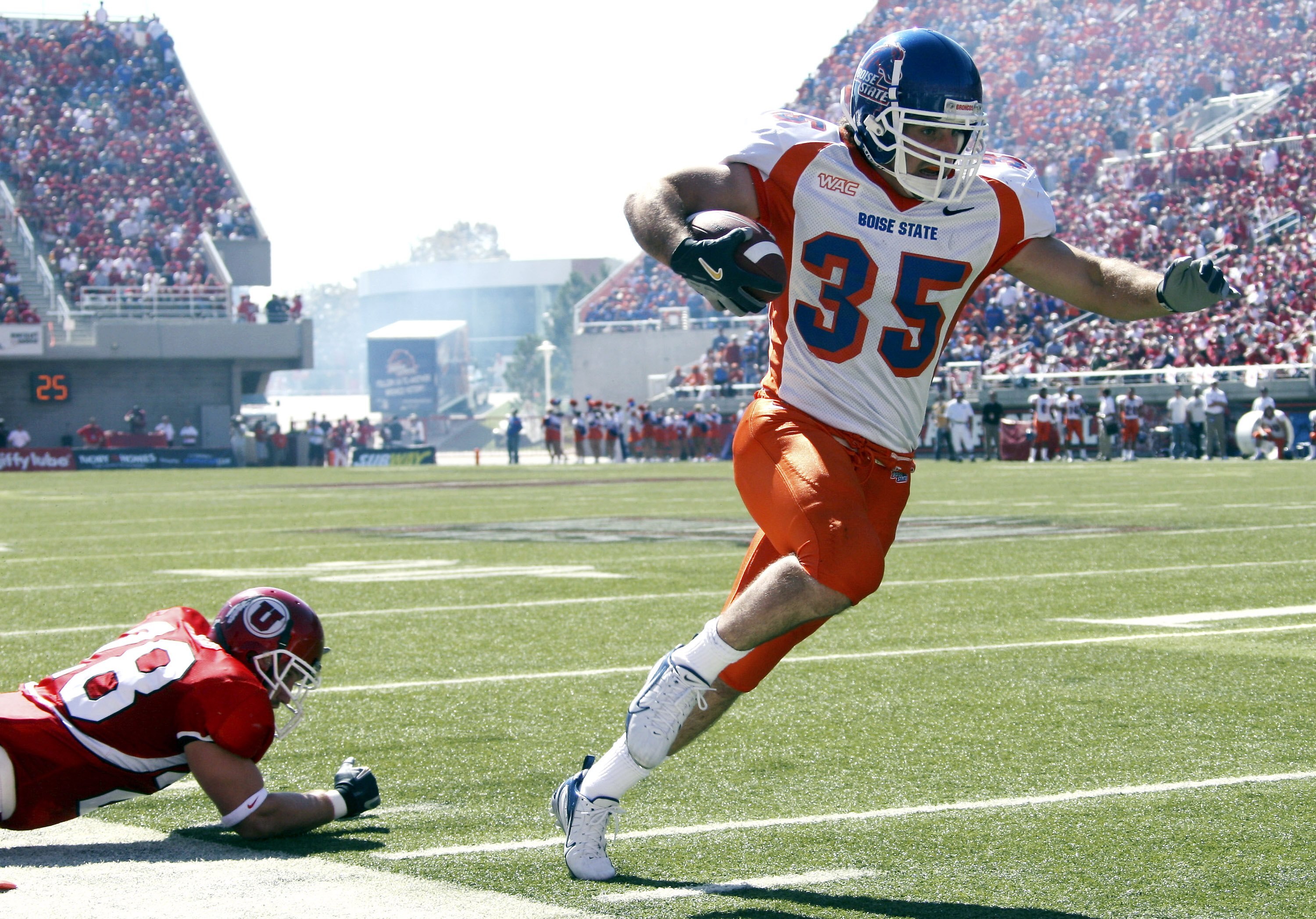 SALT LAKE CITY - SEPTEMBER 30:  Brett Denton #35 of the Boise State Broncos runs with the ball against the Utah Utes at Rice-Eccles Stadium on September 30, 2006 in Salt Lake City, Utah.  (Photo by Kent Horner/Getty Images)