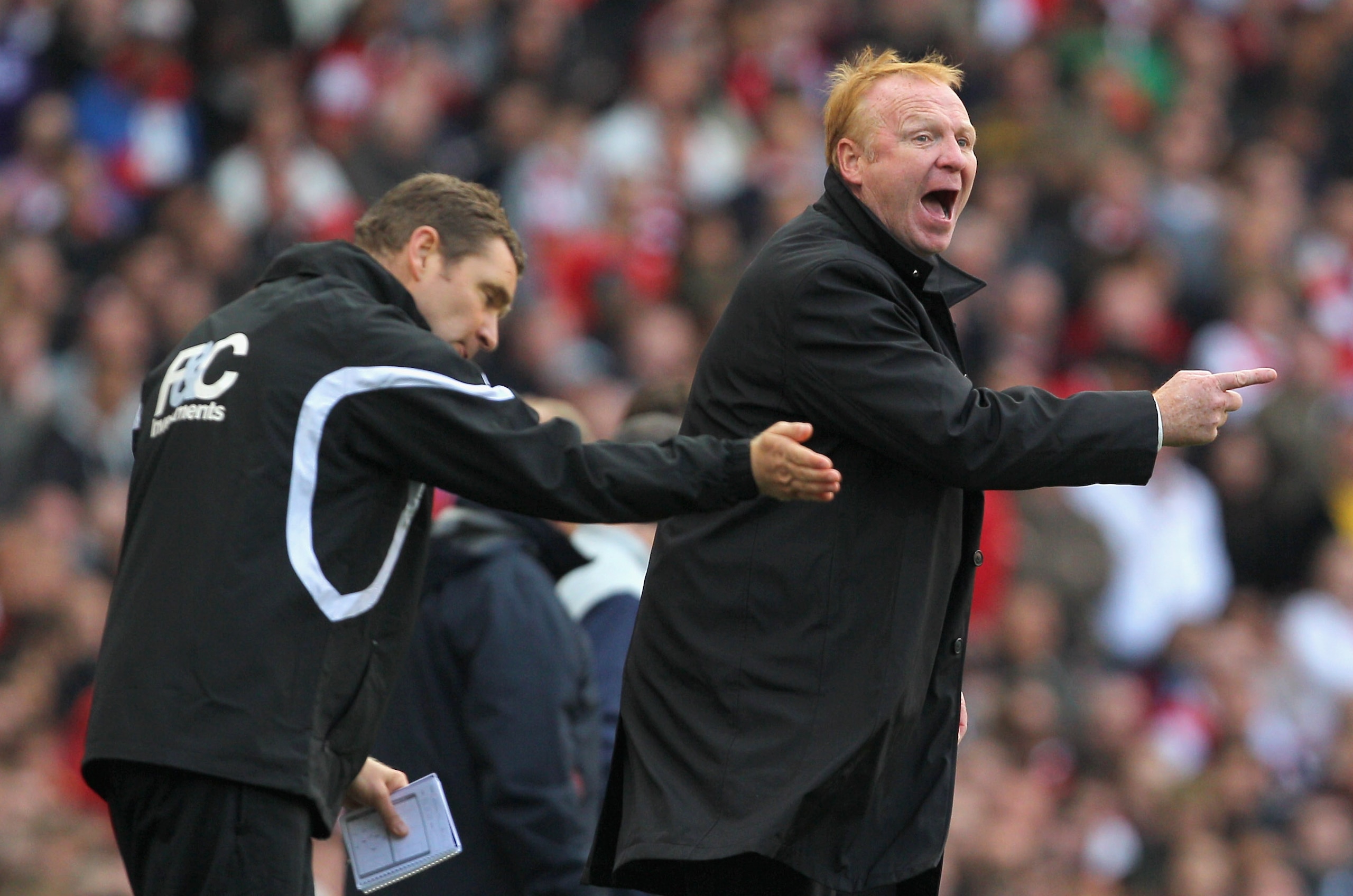 LONDON, ENGLAND - OCTOBER 16:  Alex McLeish of Birmingham gives instructions during the Barclays Premier League match between Arsenal and Birmingham City at Emirates Stadium on October 16, 2010 in London, England.  (Photo by Clive Rose/Getty Images)