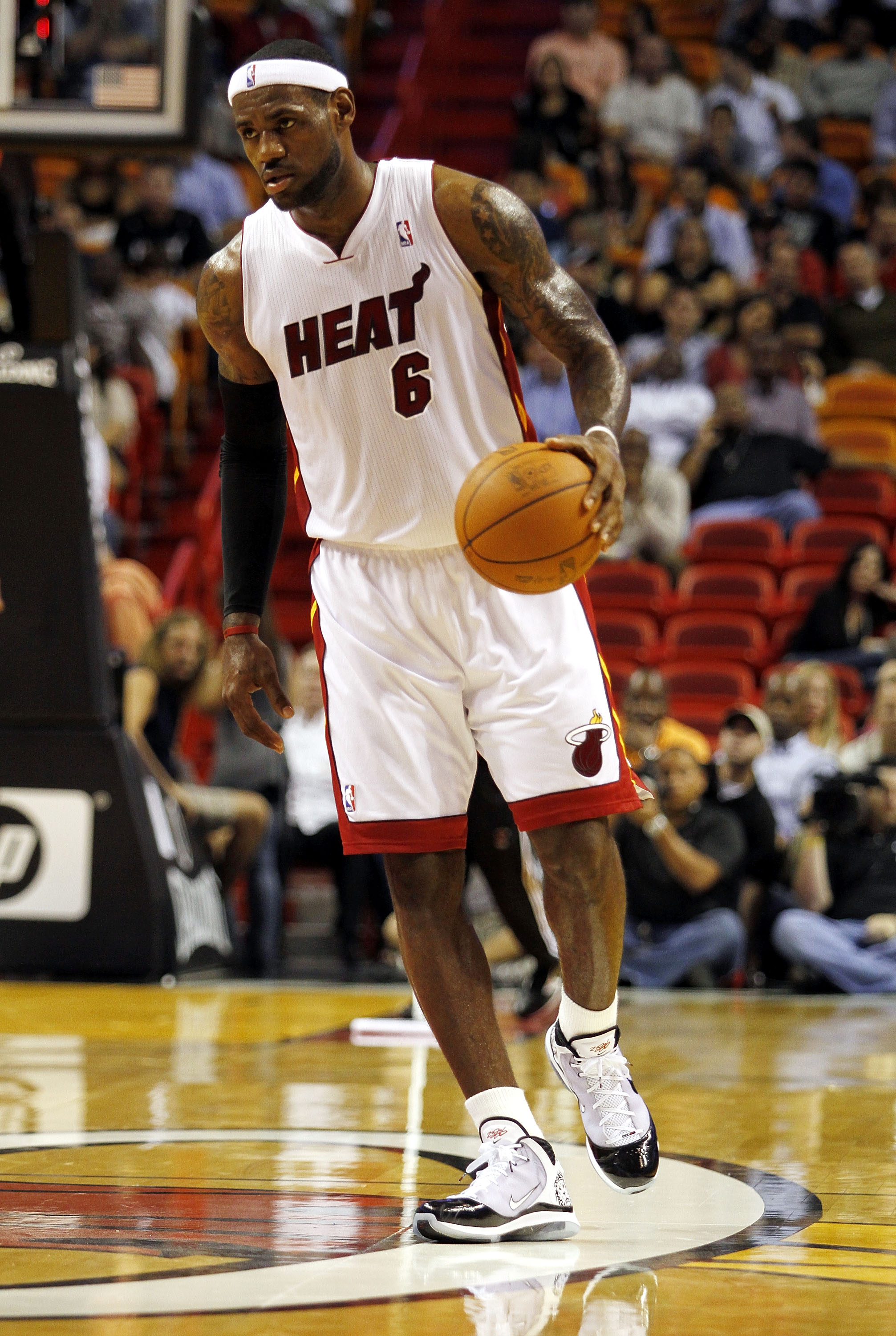 MIAMI - OCTOBER 18:  Forward LeBron James #6 of the Miami Heat plays against the Charlotte Bobcats on October 18, 2010 at American Airlines Arena in Miami, Florida. NOTE TO USER: User expressly acknowledges and agrees that, by downloading and/or using thi