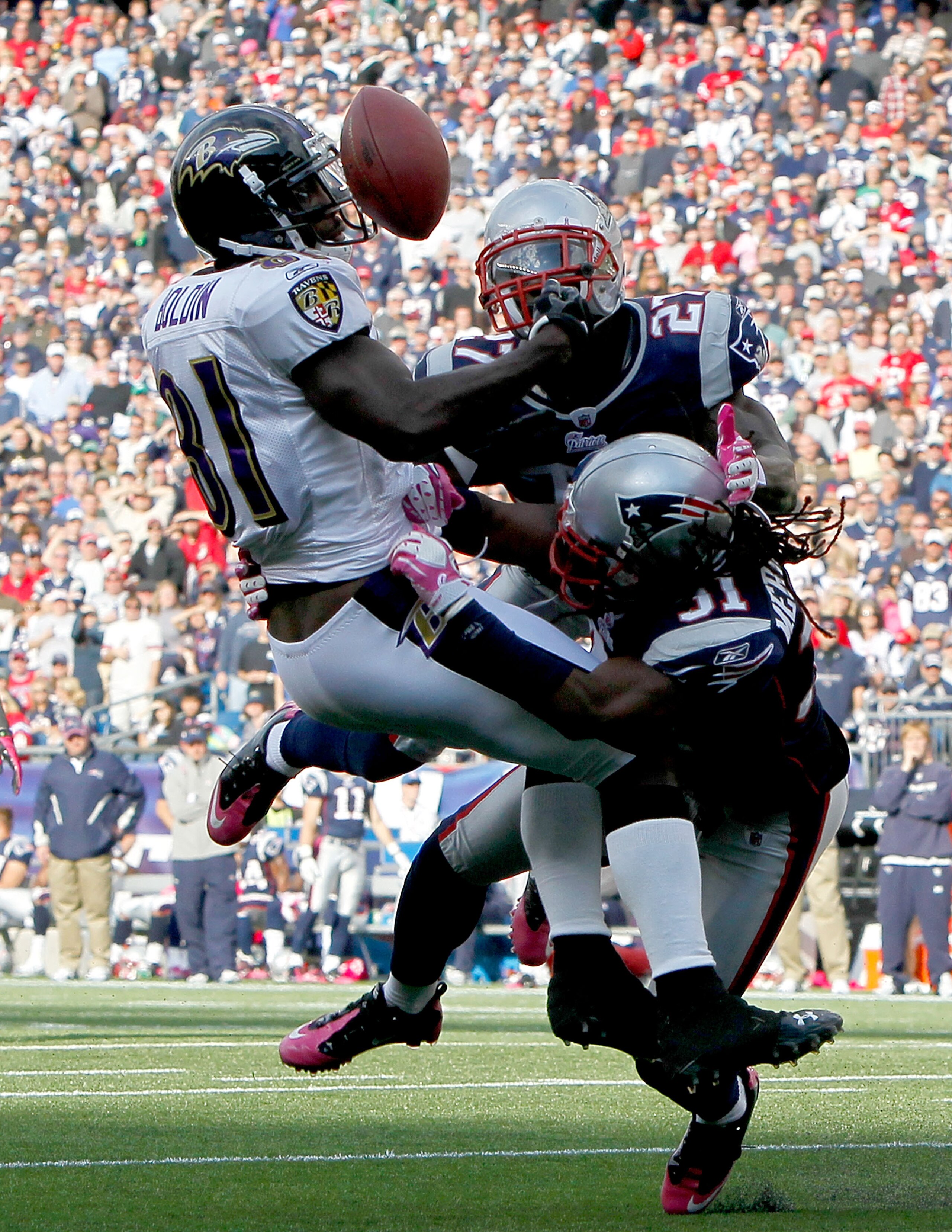 FOXBORO, MA - OCTOBER 17:  Anquan Boldin #81 of the Baltimore Ravens is unable catch the football under the pressure of Brandon Meriweather #31 and Kyle Arrington #27 of the New England Patriots in the second half at Gillette Stadium on October 17, 2010 i