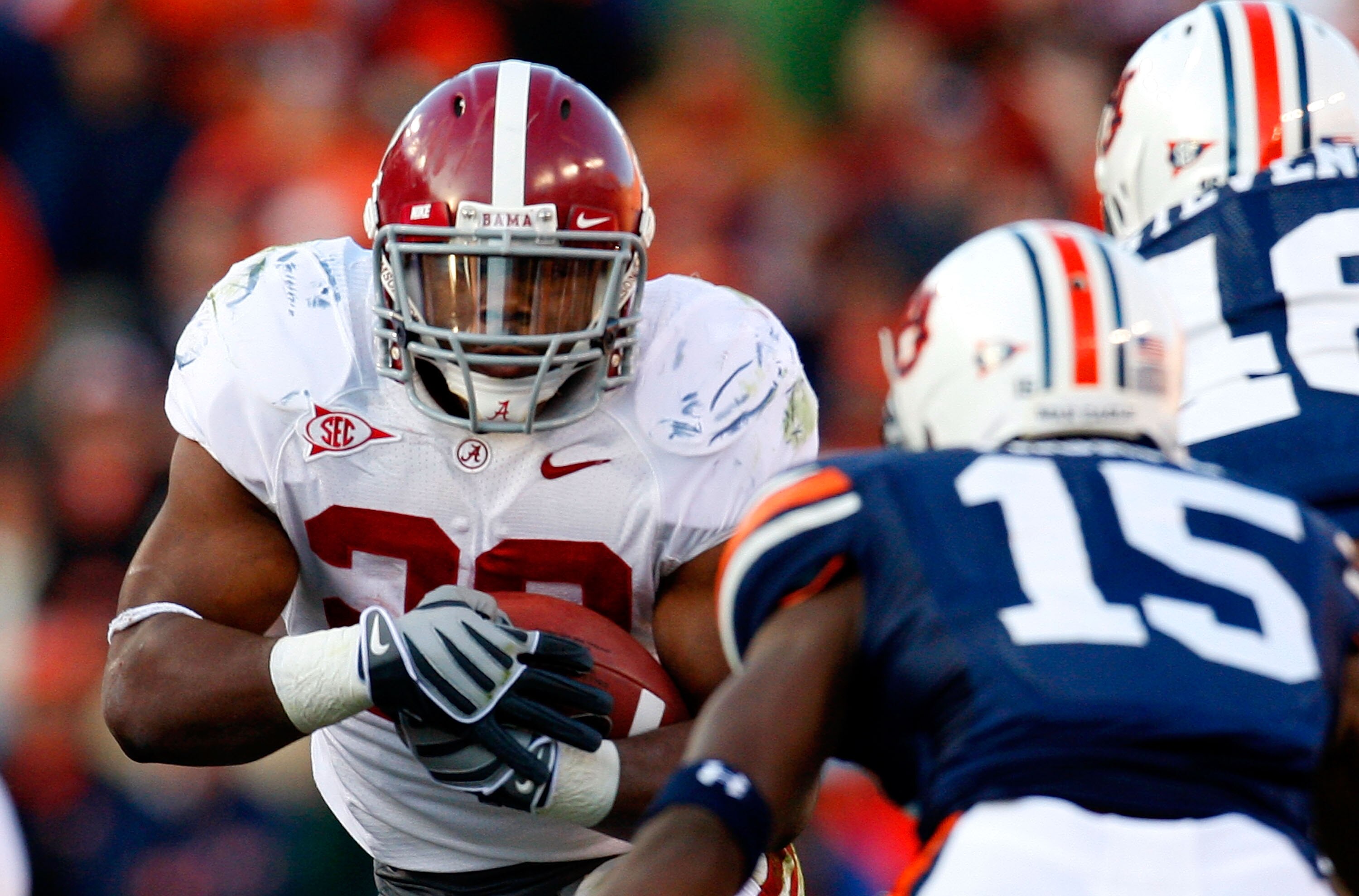 AUBURN, AL - NOVEMBER 27:  Mark Ingram #22 of the Alabama Crimson Tide rushes upfield against the Auburn Tigers at Jordan-Hare Stadium on November 27, 2009 in Auburn, Alabama.  (Photo by Kevin C. Cox/Getty Images)