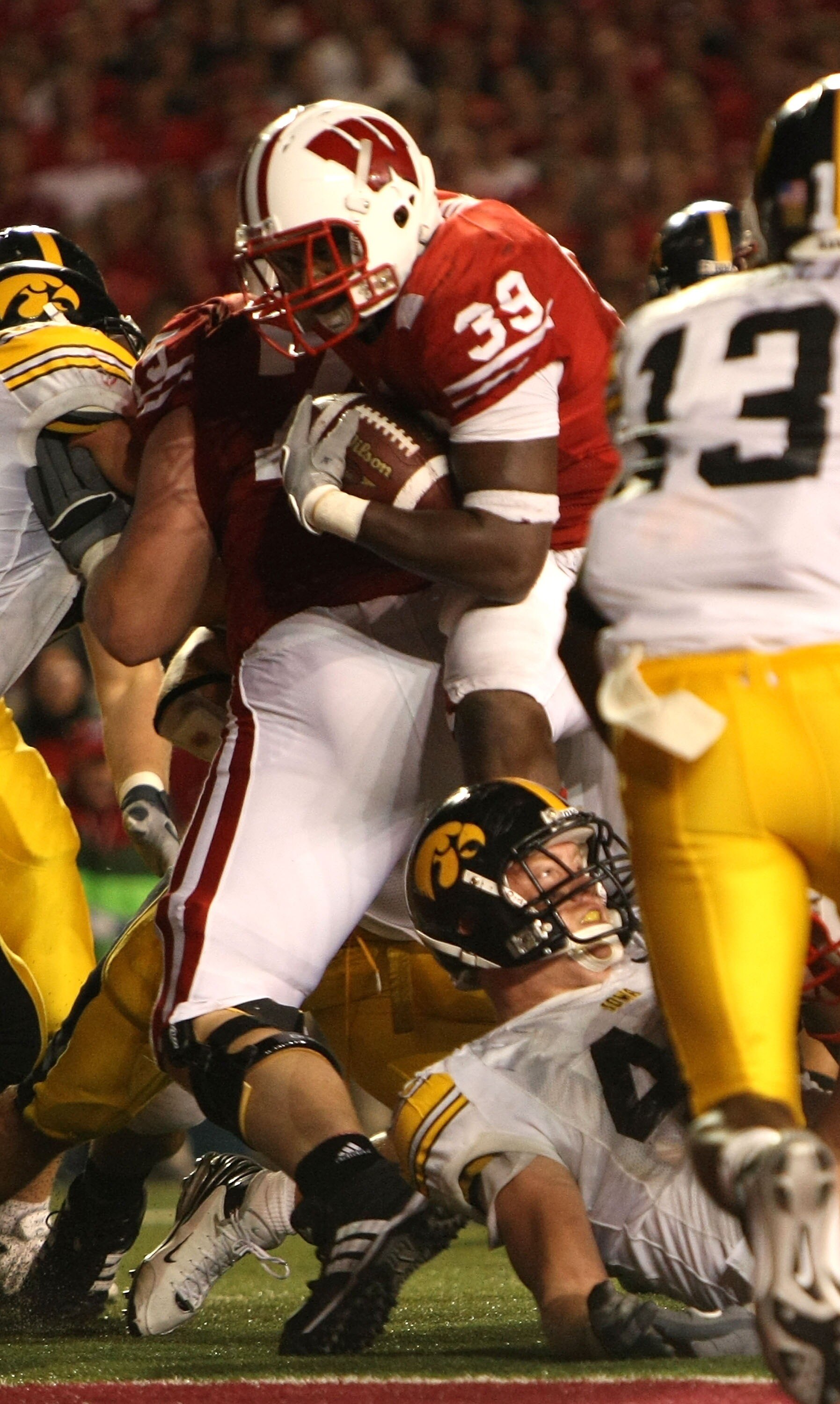 MADISON, WI - SEPTEMBER 22:  P.J. Hill #39 of the Wisconsin Badgers runs for a second half touchdown against the Iowa Hawkeyes at Camp Randall Stadium September 22, 2007 in Madison, Wisconsin. Wisconsin defeated Iowa 17-13.  (Photo by Jonathan Daniel/Gett
