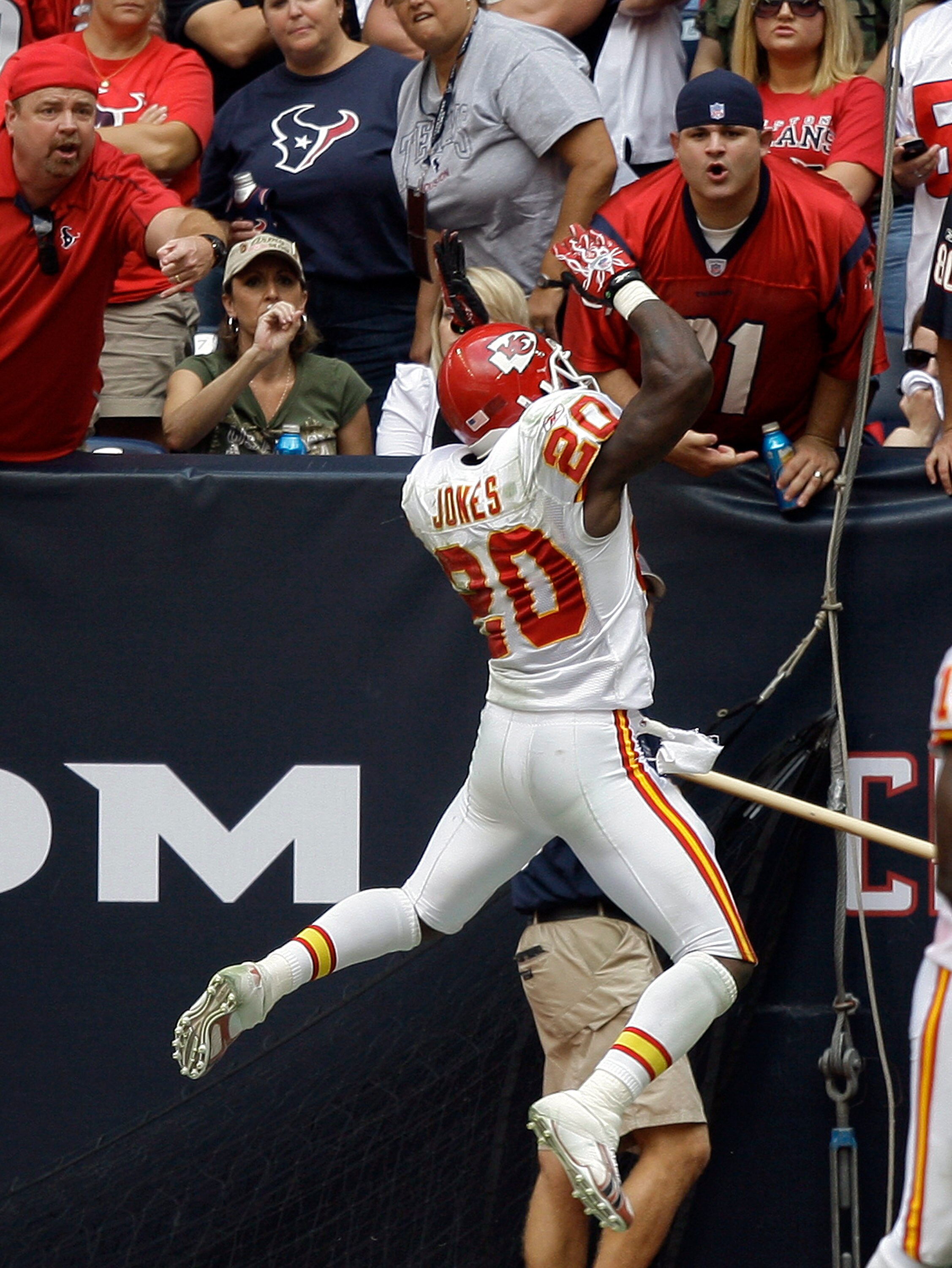 HOUSTON - OCTOBER 17:  Running back Thomas Jones #20 of the Kansas City Chiefs scores in the fourth quarter agasint the Houston Texans at Reliant Stadium on October 17, 2010 in Houston, Texas. Houston won 35-31.  (Photo by Bob Levey/Getty Images)