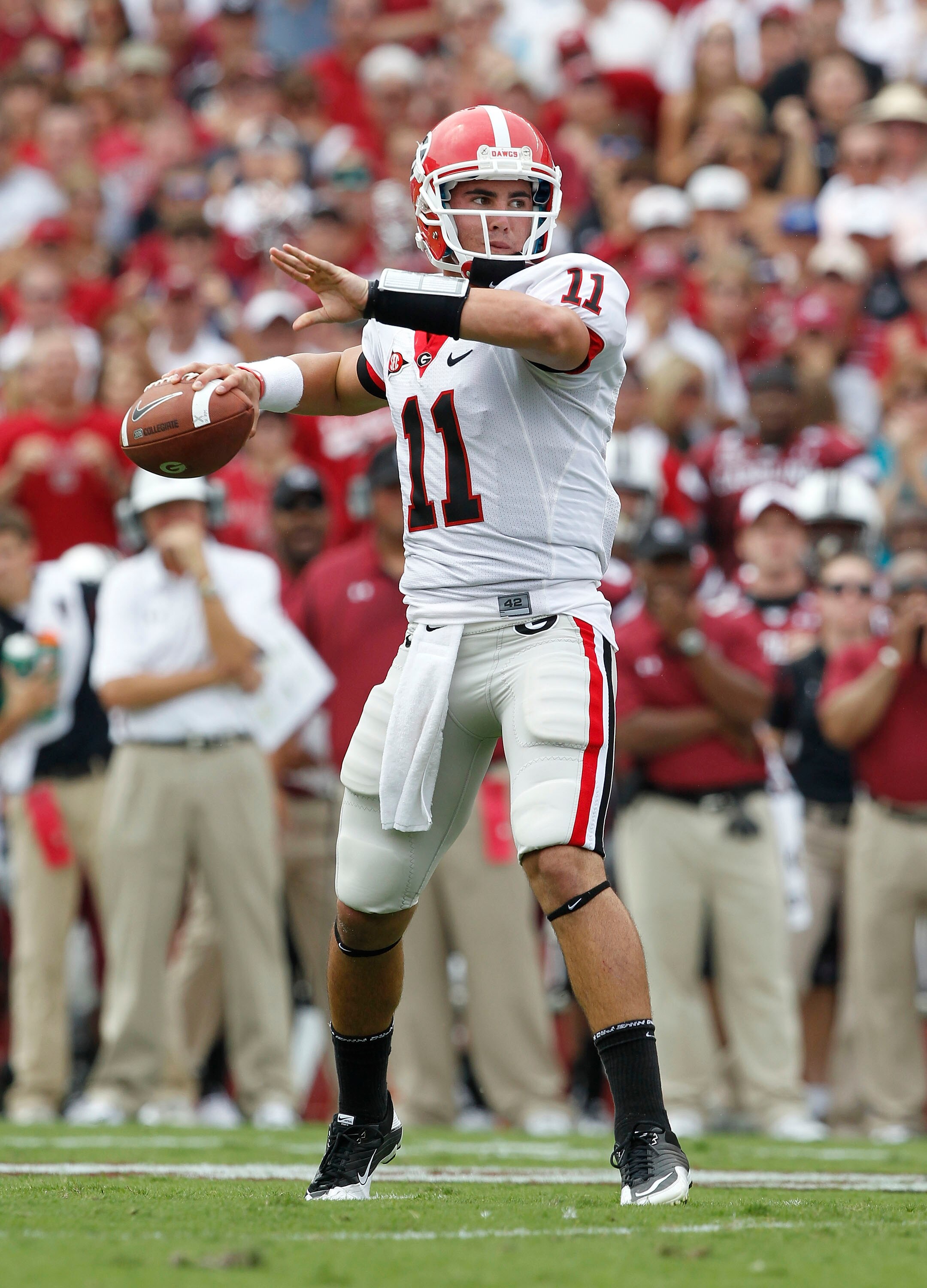 COLUMBIA - SEPTEMBER 11:  Quarterback Aaron Murray #11 of the Georgia Bulldogs throws a pass during the game against the South Carolina Gamecocks at Williams-Brice Stadium on September 11, 2010 in Columbia, South Carolina.  The Gamecocks beat the Bulldogs