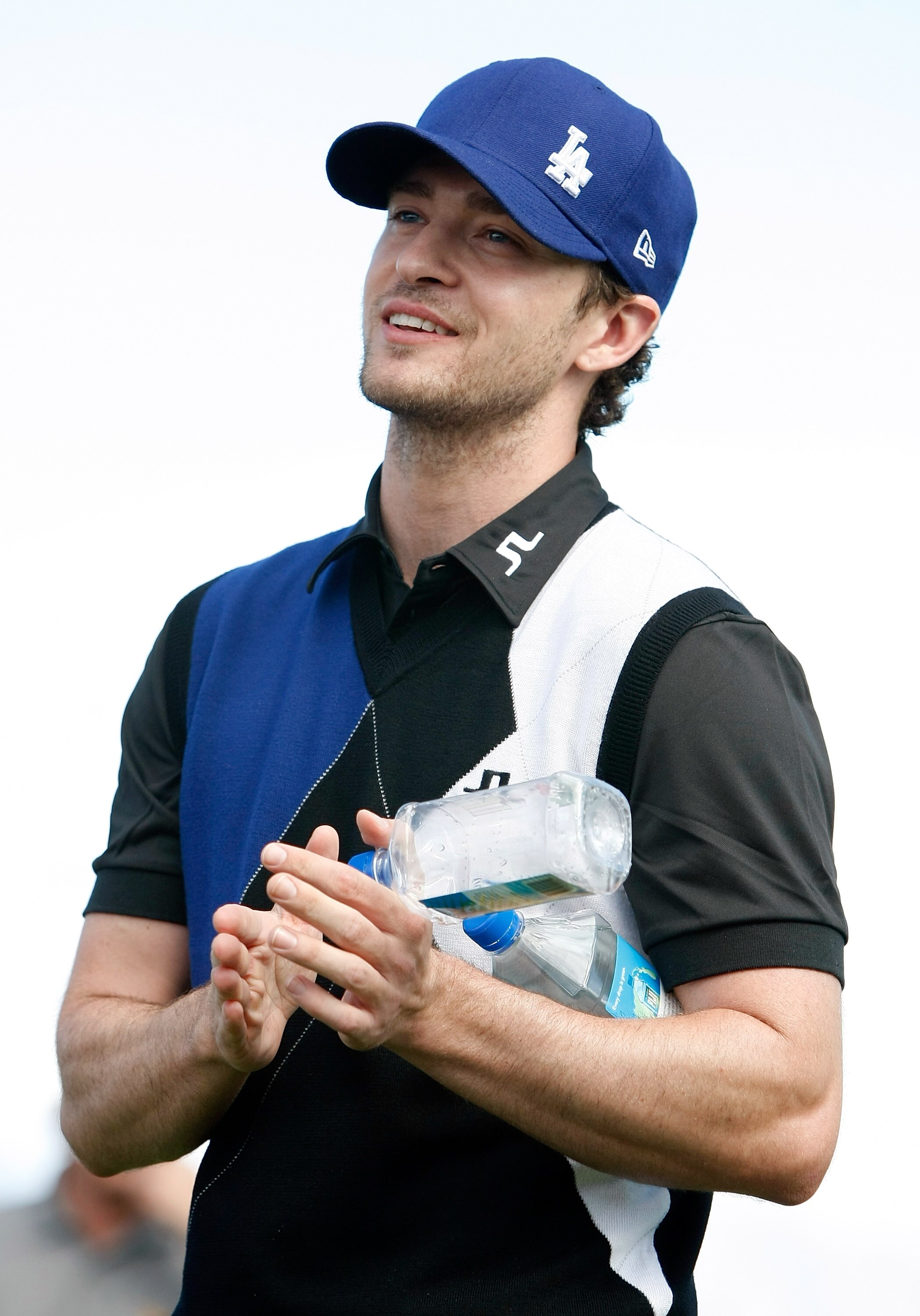 LAS VEGAS - OCTOBER 14:  Singer Justin Timberlake talks to fans before starting play at the Justin Timberlake Shriners Hospitals for Children Open Championship Pro-Am at the TPC Summerlin October 14, 2009 in Las Vegas, Nevada.  (Photo by Ethan Miller/Gett