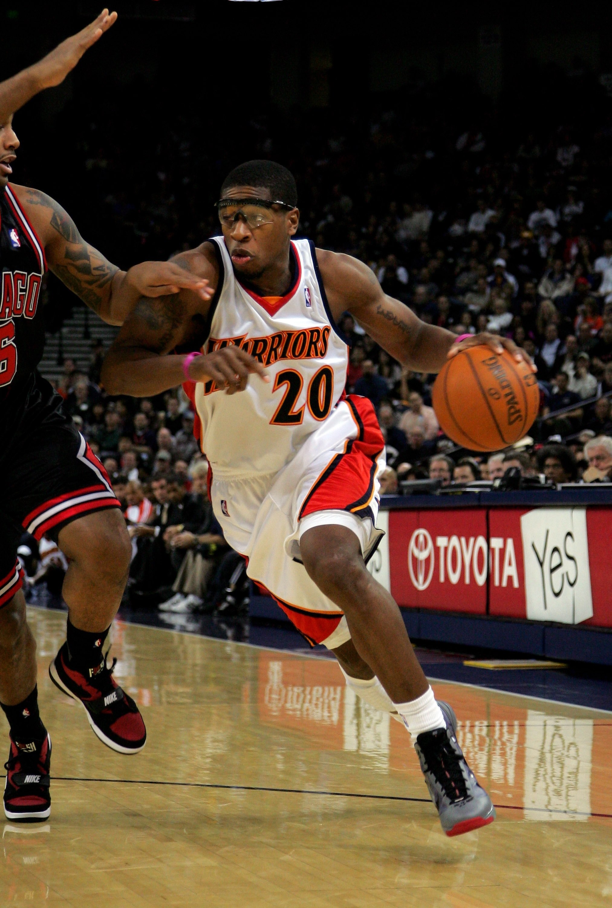 OAKLAND, CA - JANUARY 18:  Cartier Martin #20 of the Golden State Warriors in action during their game against the Chicago Bulls at Oracle Arena on January 18, 2010 in Oakland, California.  NOTE TO USER: User expressly acknowledges and agrees that, by dow