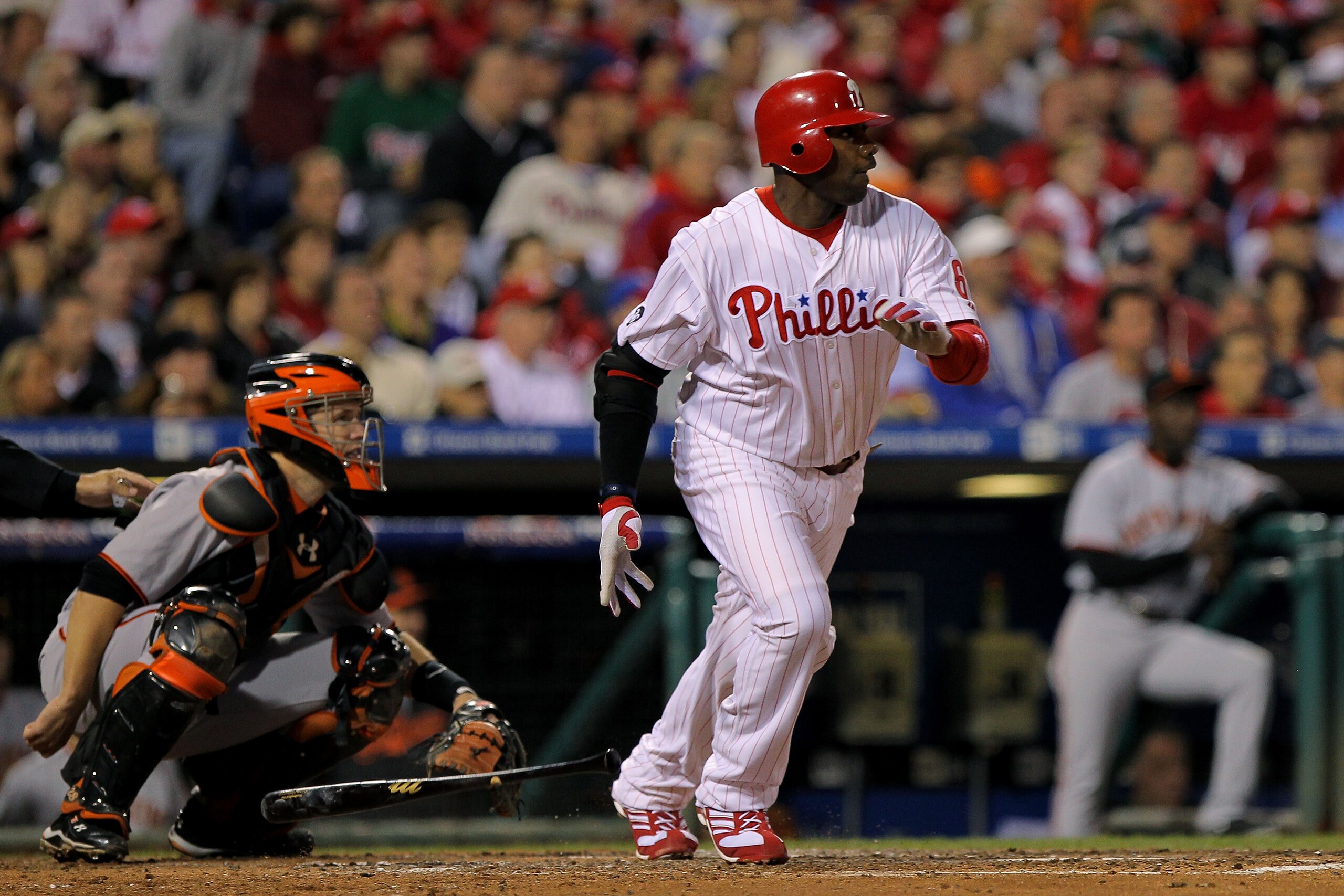 PHILADELPHIA - OCTOBER 17:  Ryan Howard #6 of the Philadelphia Phillies singles in the fifth inning against the San Francisco Giants in Game Two of the NLCS during the 2010 MLB Playoffs at Citizens Bank Park on October 17, 2010 in Philadelphia, Pennsylvan