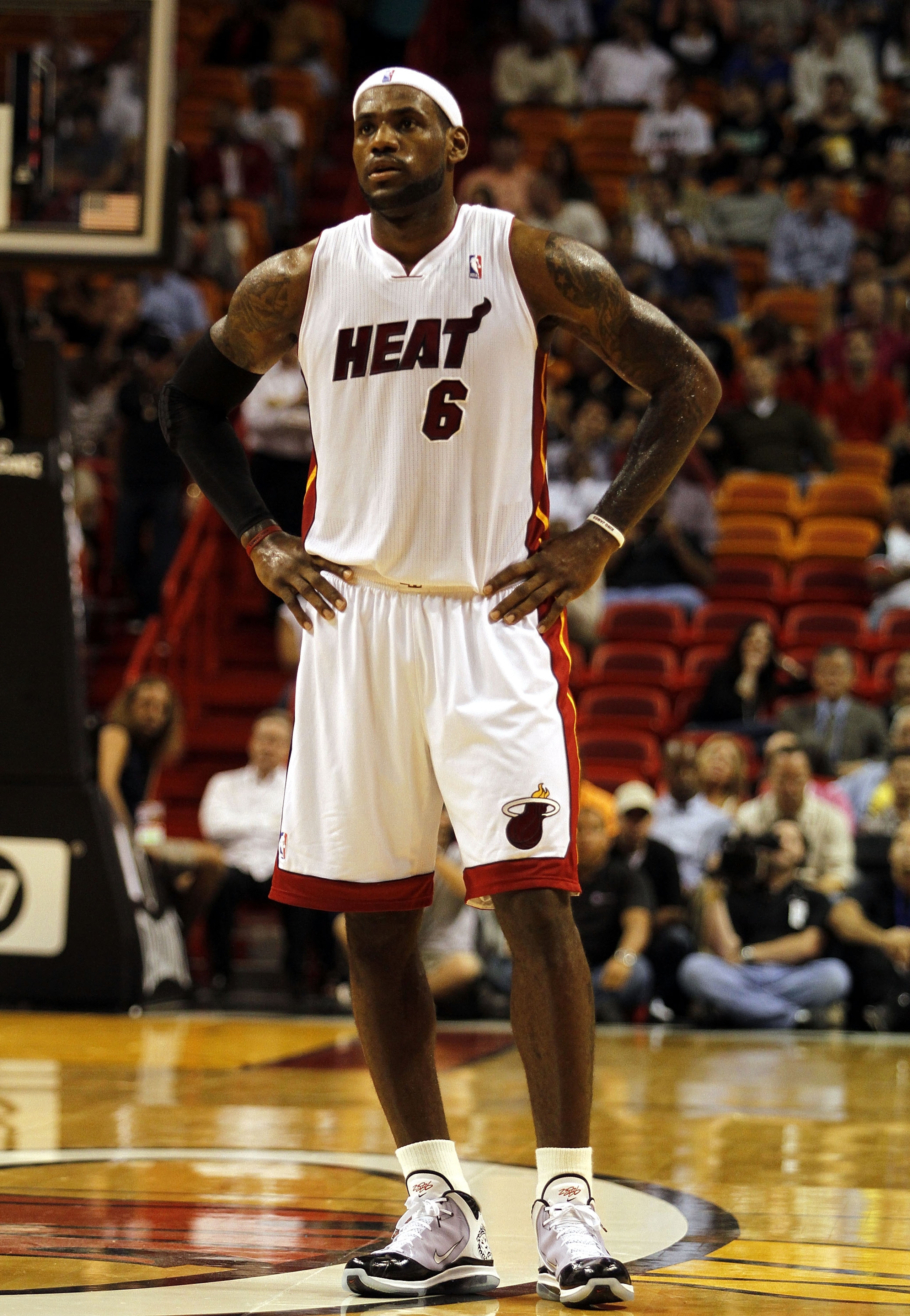MIAMI - OCTOBER 18:  Forward LeBron James #6 of the Miami Heat plays against the Charlotte Bobcats on October 18, 2010 at American Airlines Arena in Miami, Florida. NOTE TO USER: User expressly acknowledges and agrees that, by downloading and/or using thi