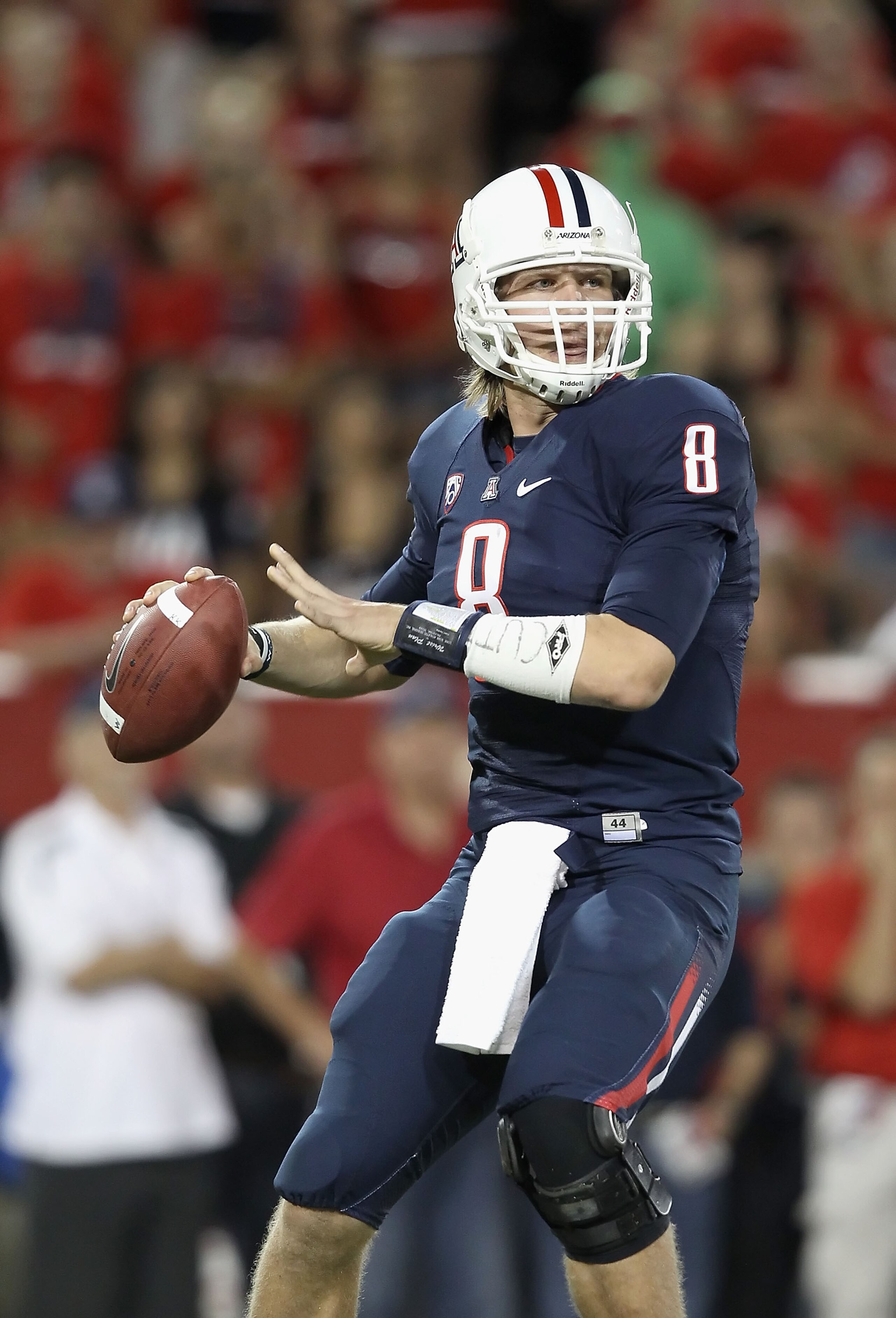 TUCSON, AZ - OCTOBER 09:  Quarterback Nick Foles #8 of the Arizona Wildcats drops back to pass during the college football game against the Oregon State Beavers at Arizona Stadium on October 9, 2010 in Tucson, Arizona.  The Beavers defeated the Wildcats 2