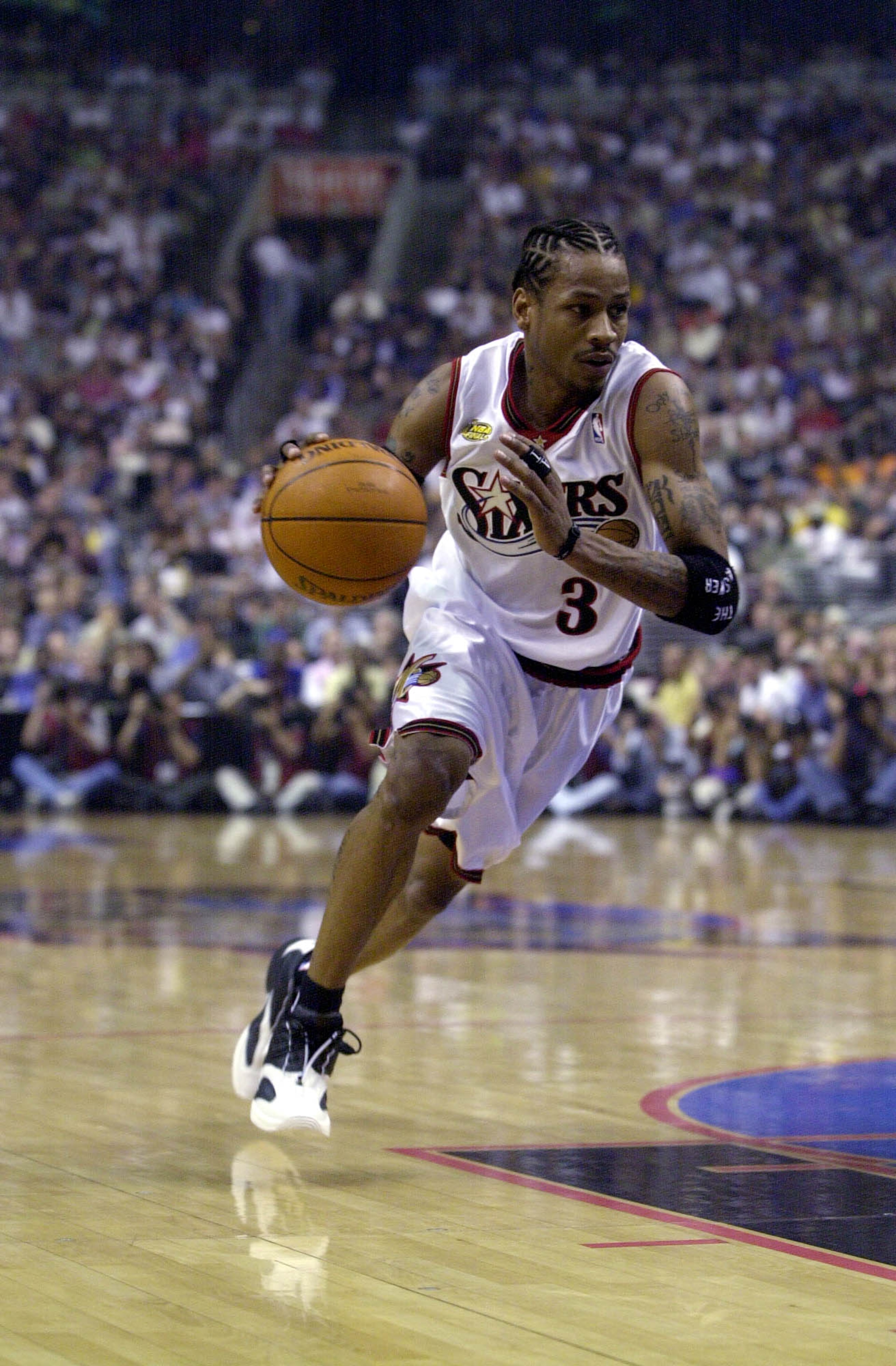 13 Jun 2001:   Allen Iverson #3 of the Philadephia 76ers drives to the basket against the Los Angeles Lakers in game four of the NBA Finals at the First Union Center in Philadelphia, Pennsylvania.  The Lakers won 100-86.  DIGITAL IMAGE.  Mandatory Credit: