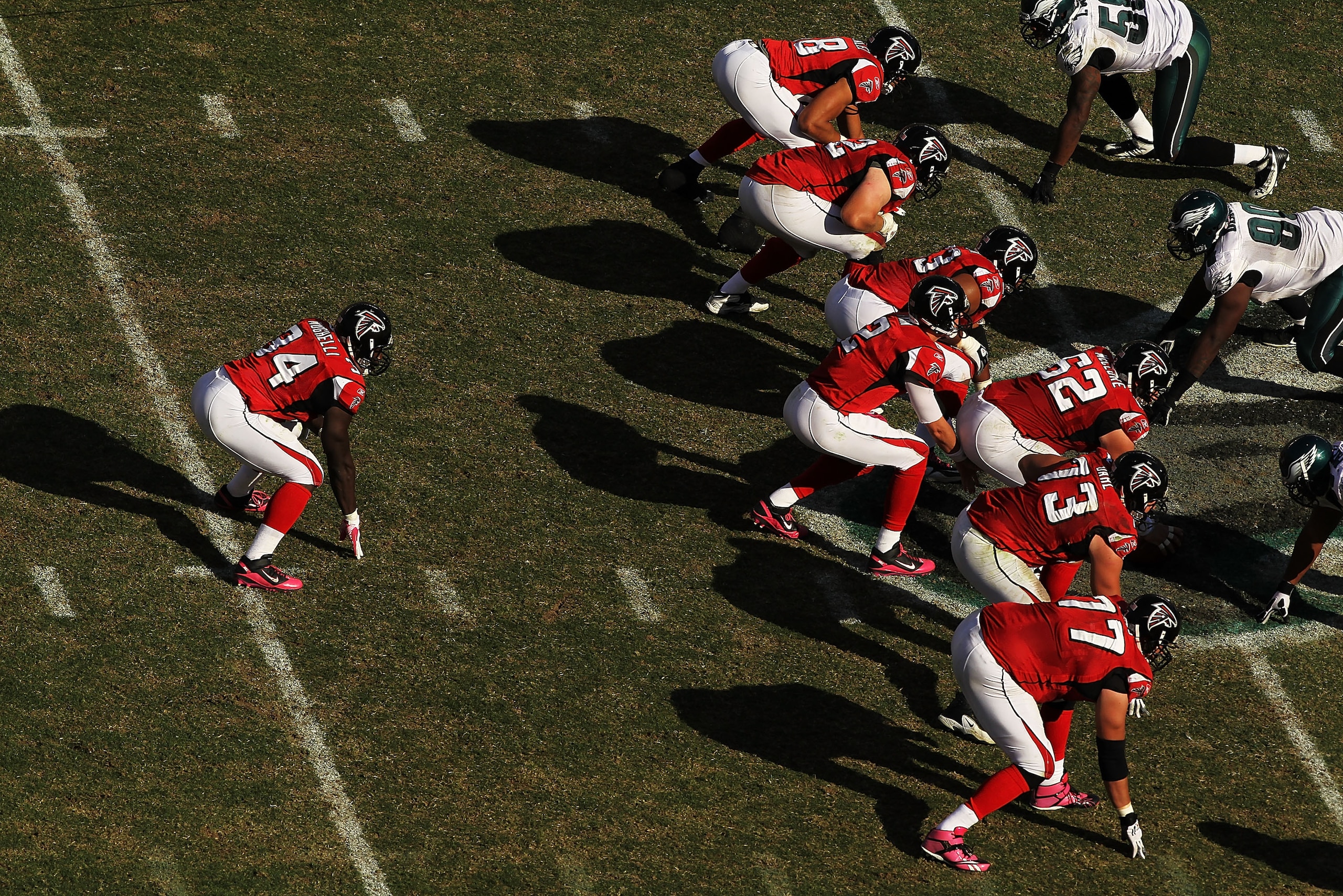PHILADELPHIA - OCTOBER 17:  Matt Ryan #2 of the Atlanta Falconslines up against  the Philadelphia Eagles during their game at Lincoln Financial Field on October 17, 2010 in Philadelphia, Pennsylvania.  (Photo by Al Bello/Getty Images)