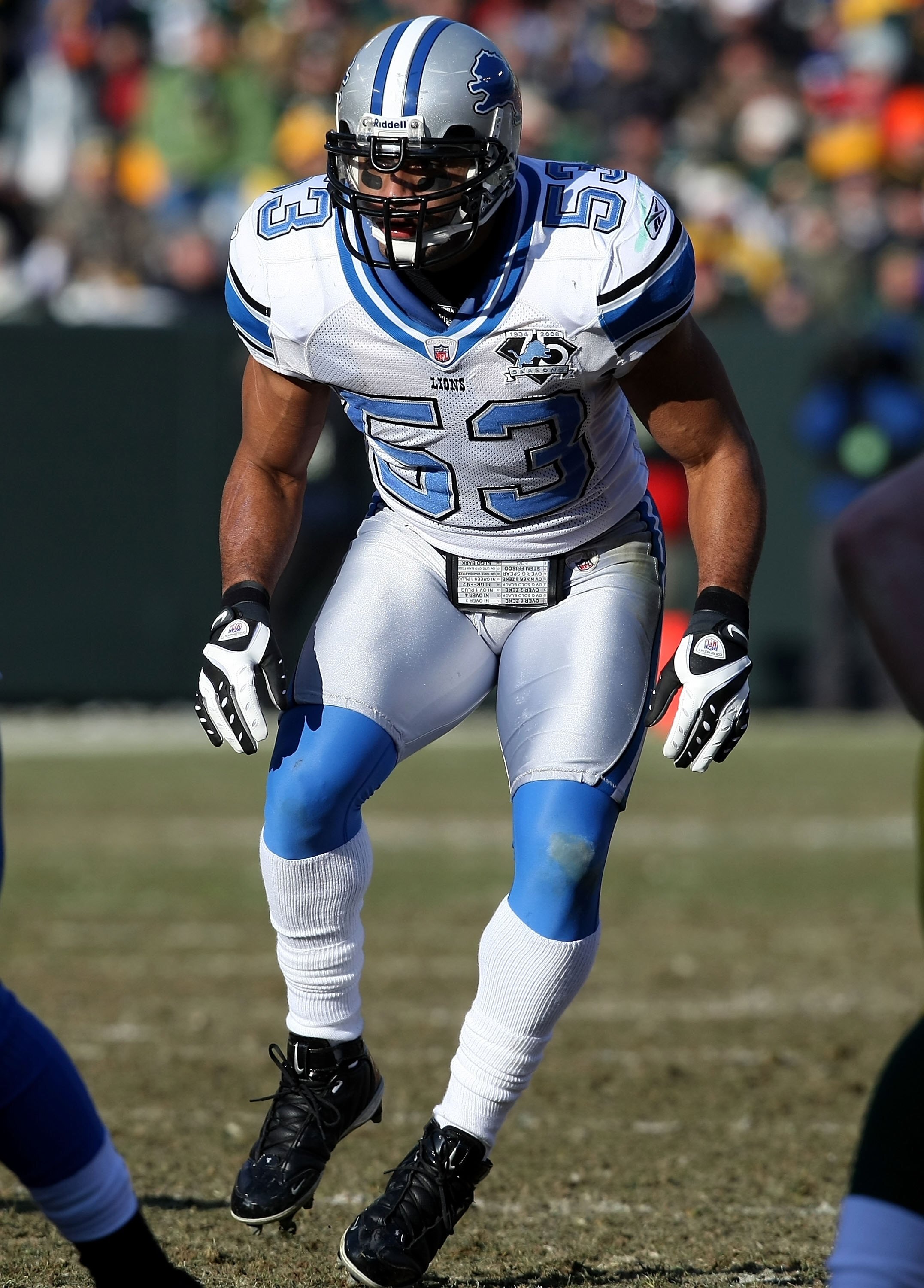 GREEN BAY, WI - DECEMBER 28: Paris Lenon #53 of the Detroit Lions prepares for the start of play against the Green Bay Packers on December 28, 2008 at Lambeau Field in Green Bay, Wisconsin. The Packers defeated the Lions 31-21. (Photo by Jonathan Daniel/G