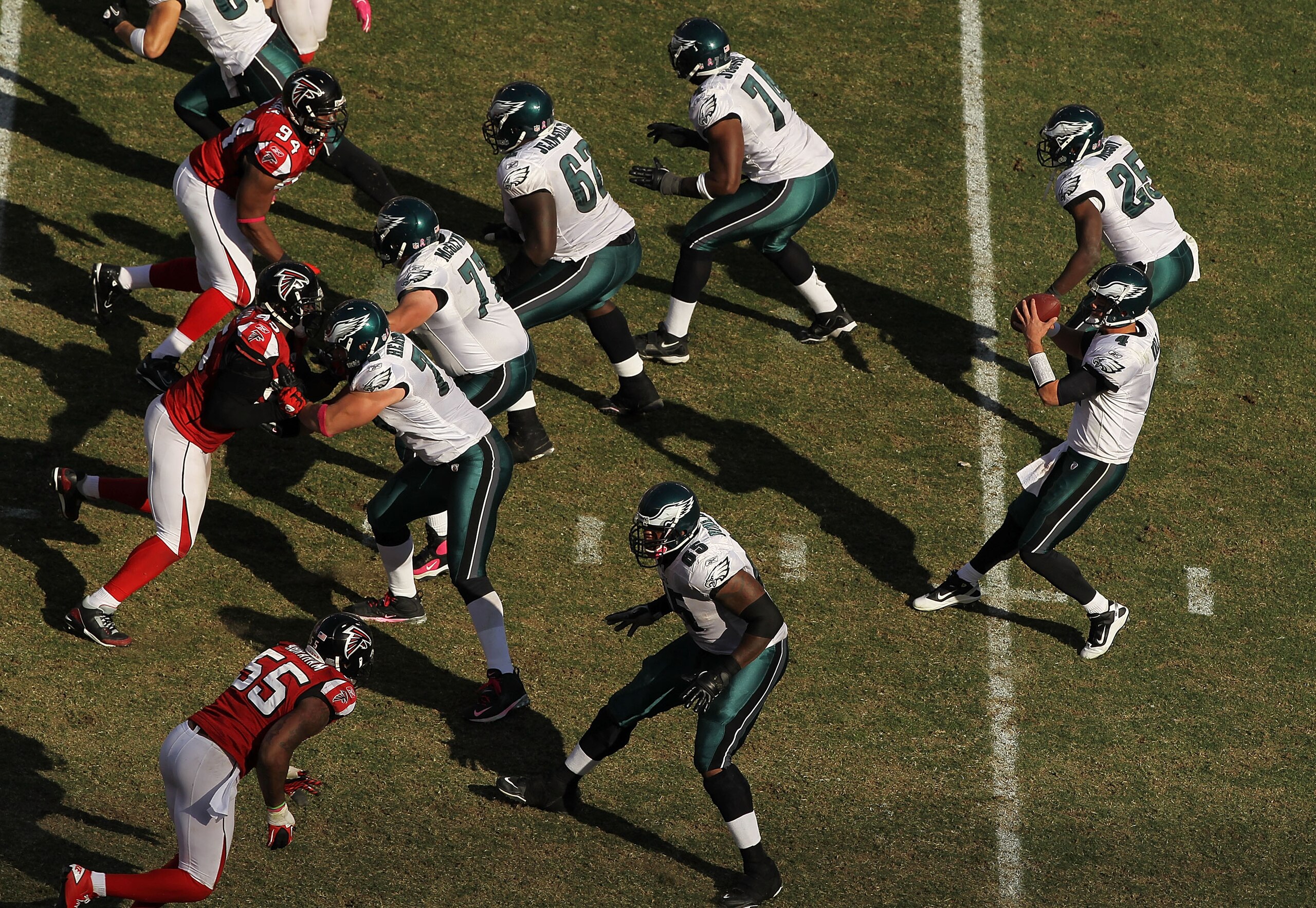 PHILADELPHIA - OCTOBER 17:  Kevin Kolb #4 of the Philadelphia Eagles passes against the Atlanta Falcons during their game at Lincoln Financial Field on October 17, 2010 in Philadelphia, Pennsylvania.  (Photo by Al Bello/Getty Images)