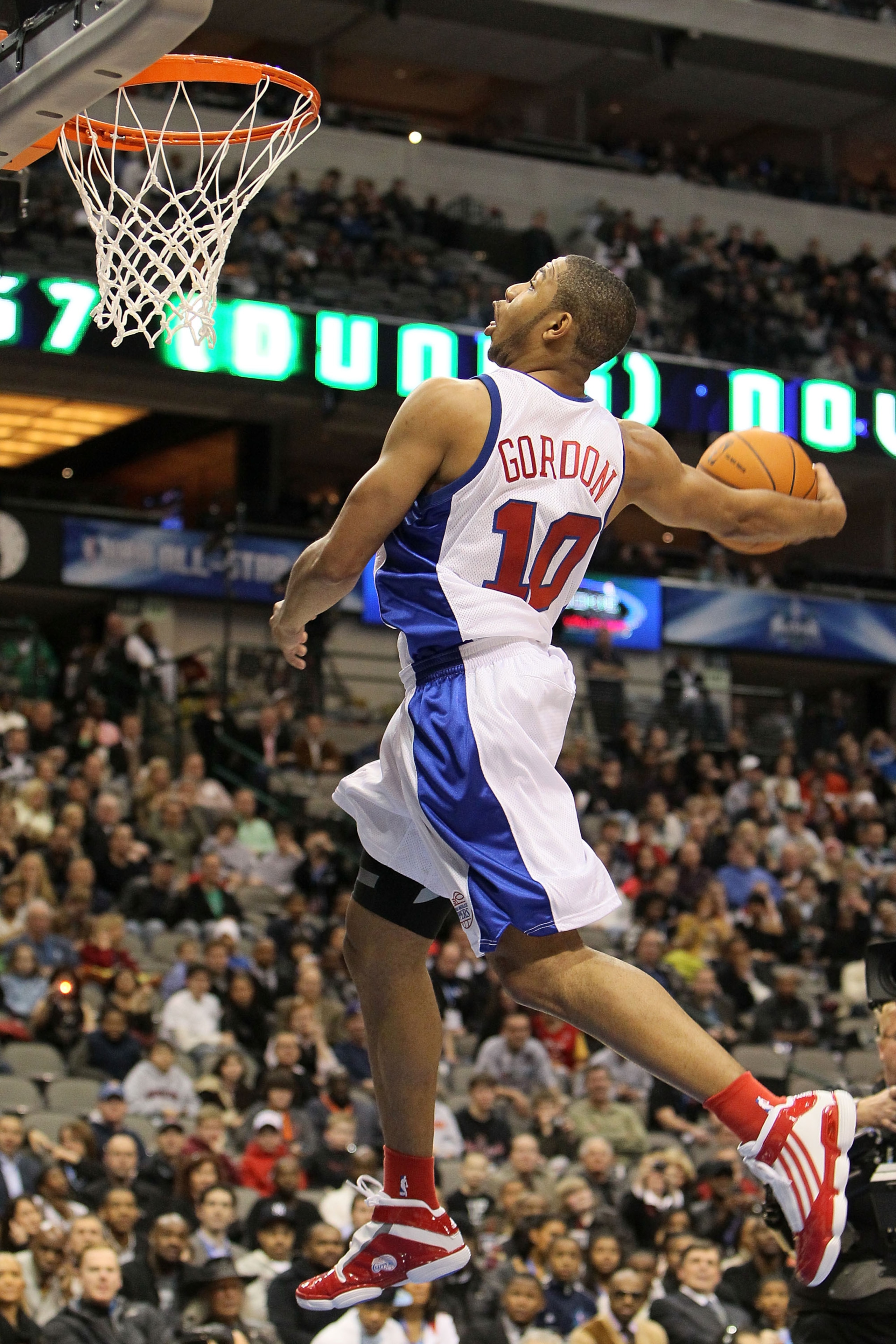 DALLAS - FEBRUARY 12:  Eric Gordon #10 of the Los Angeles Clippers shoots during the slam dunk contest held at halftime during the T-Mobile Rookie Challenge & Youth Jam part of 2010 NBA All-Star Weekend at American Airlines Center on February 12, 2010 in