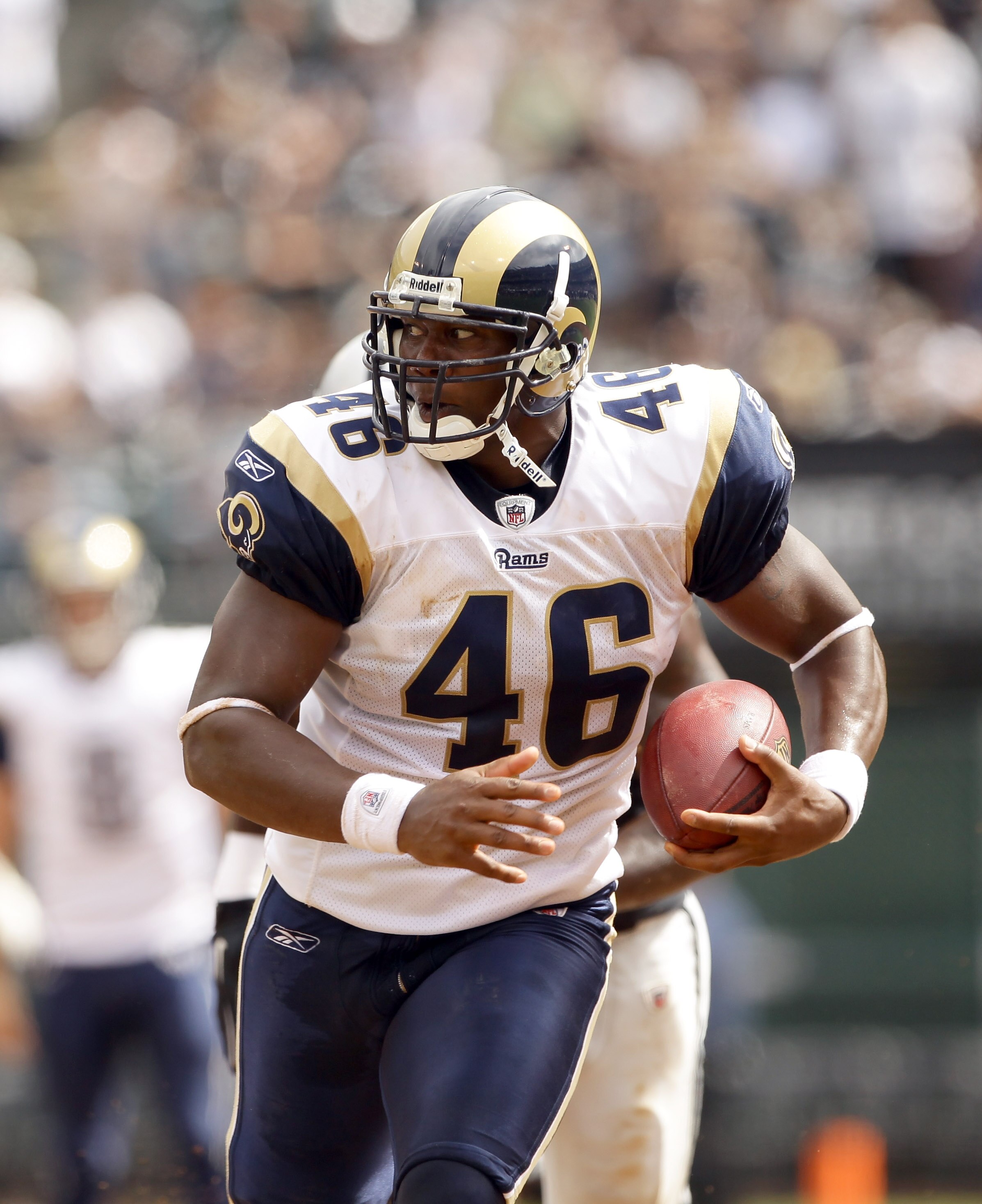 OAKLAND, CA - SEPTEMBER 19:  Daniel Fells #46 of the St. Louis Rams in action during their game against the Oakland Raiders at the Oakland-Alameda County Coliseum on September 19, 2010 in Oakland, California.  (Photo by Ezra Shaw/Getty Images)