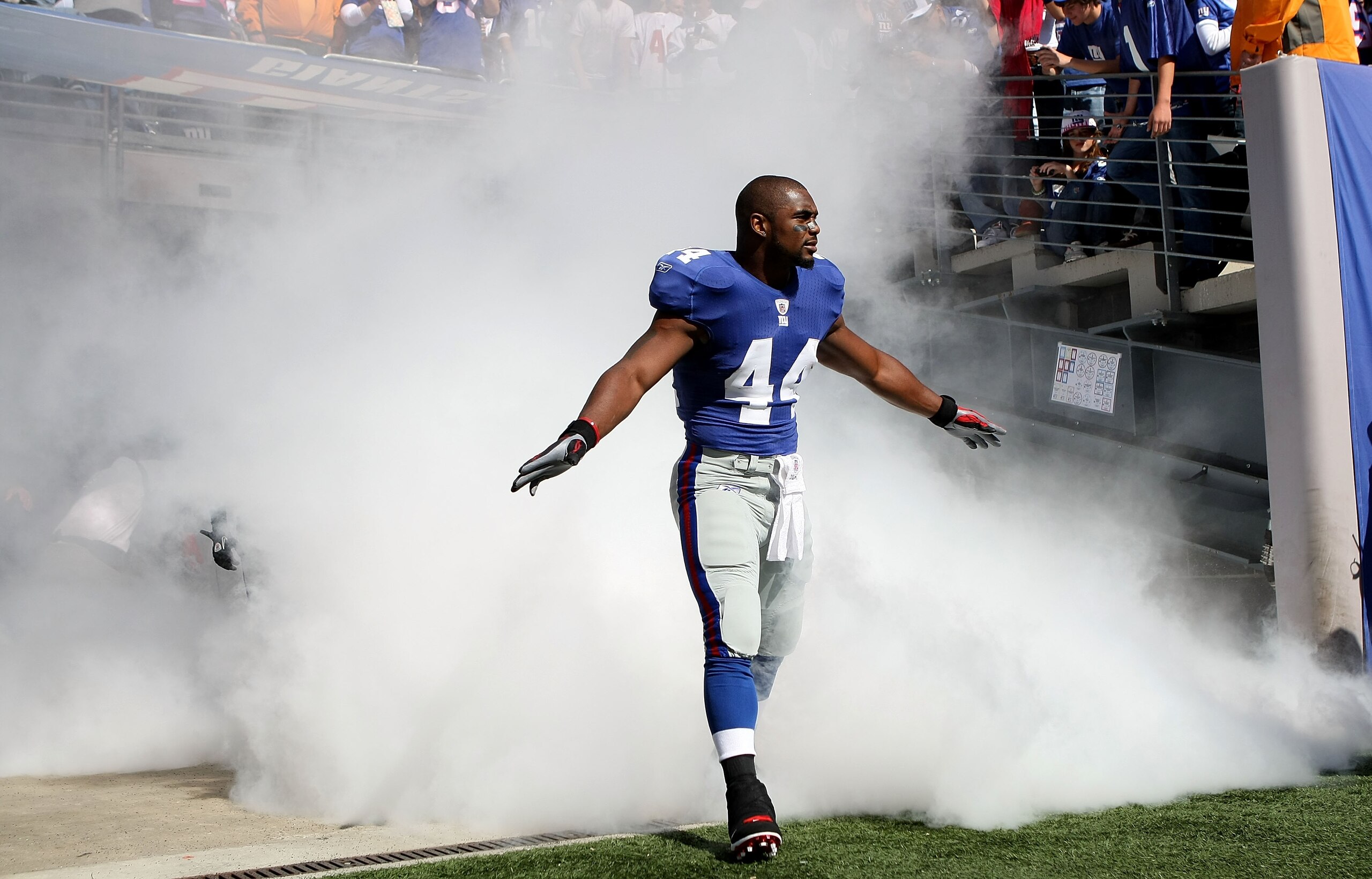 EAST RUTHERFORD, NJ - OCTOBER 17: Ahmad Bradshaw #44 of the New York Giants against the Detroit Lions at New Meadowlands Stadium on October 17, 2010 in East Rutherford, New Jersey. (Photo by Nick Laham/Getty Images) EAST RUTHERFORD, NJ - OCTOBER 17: Ahmad Bradshaw #44 of the New York Giants against the Detroit Lions at New Meadowlands Stadium on October 17, 2010 in East Rutherford, New Jersey. (Photo by Nick Laham/Getty Images)