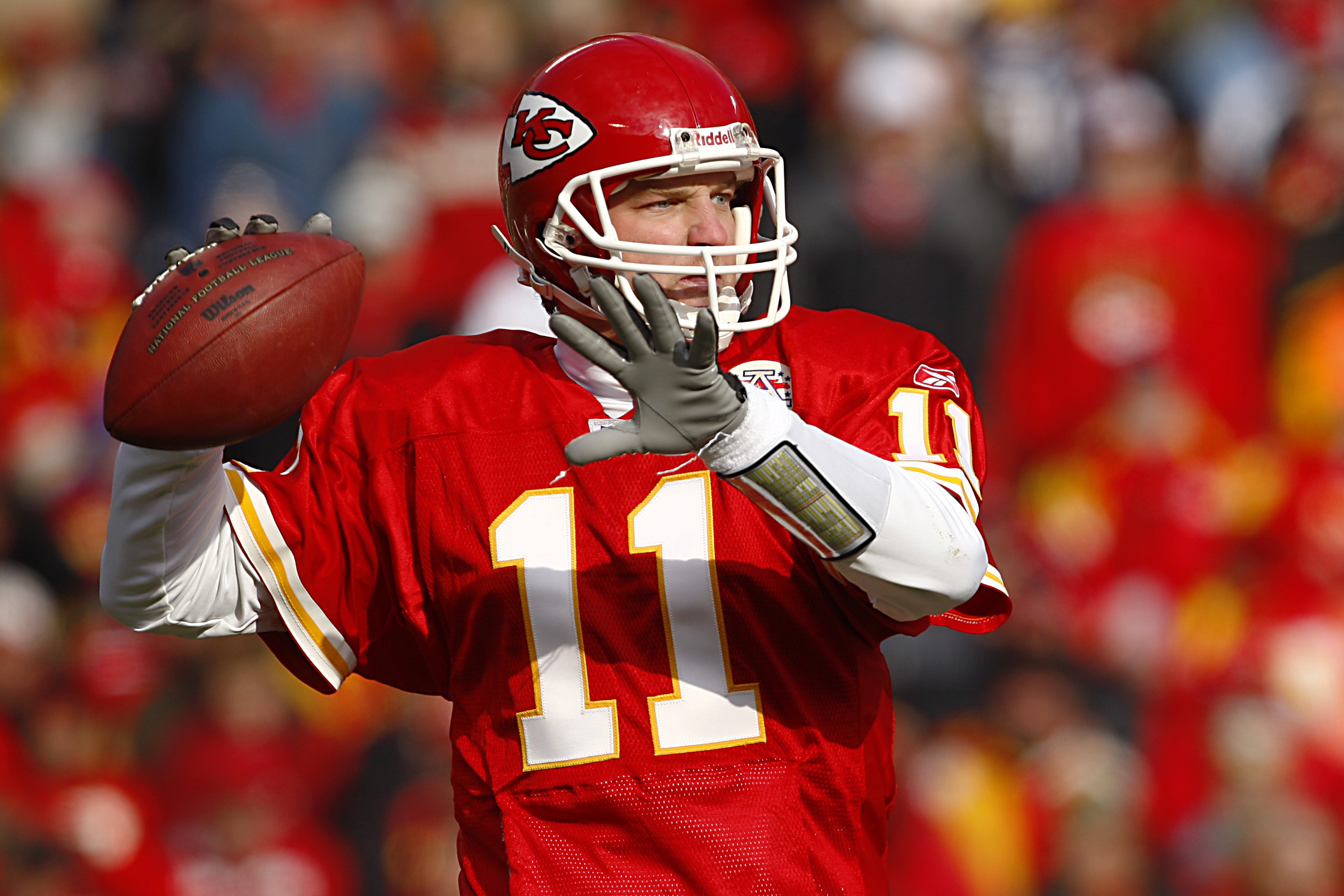 KANSAS CITY - DECEMBER 2:  Damon Huard #11 of the Kansas City Cheifs fades back to pass during the NFL game against the San Diego Chargers at Arrowhead Stadium on December 2, 2007 in Kansas City, Missouri. (Photo by Jamie Squire/Getty Images)