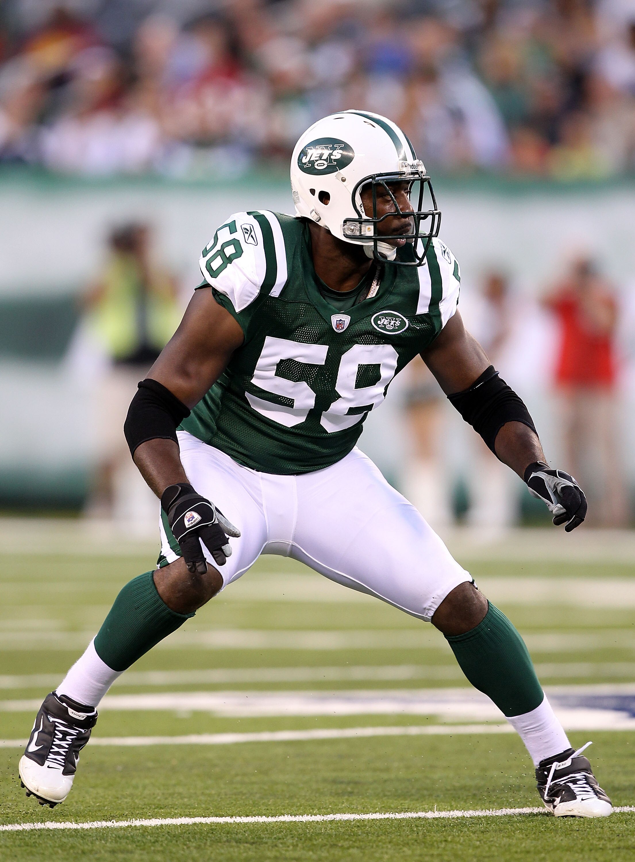 EAST RUTHERFORD, NJ - AUGUST 27:  Bryan Thomas #58 of the New York Jets in action against the Washington Redskins  during their preseason game on August 27, 2010 at the New Meadowlands Stadium  in East Rutherford, New Jersey.  (Photo by Al Bello/Getty Ima