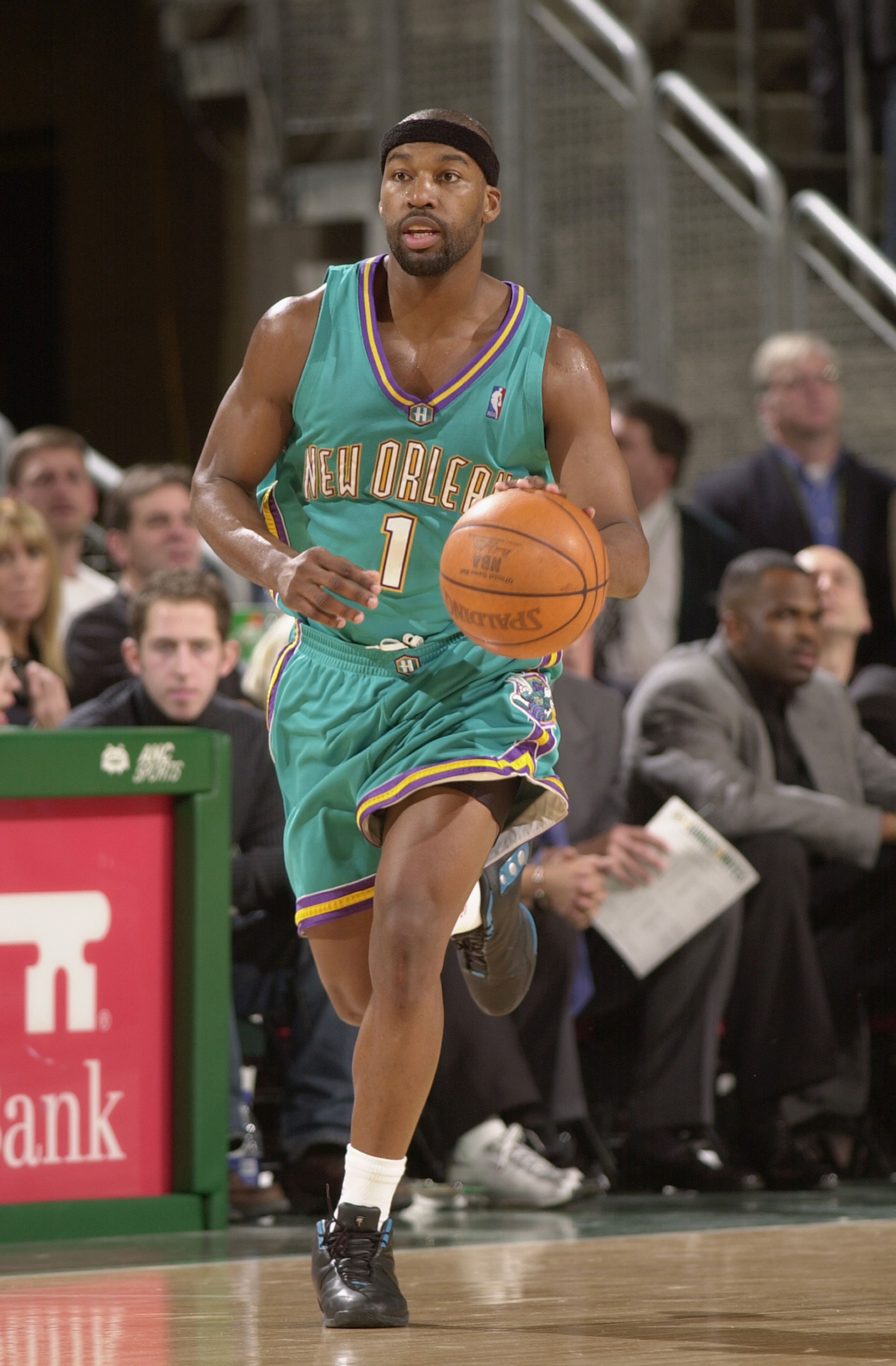 SEATTLE - DECEMBER 20:  Baron Davis #1 of the New Orleans Hornets brings the ball upcourt during the game against the Seattle Sonics at Key Arena on December 20, 2002 in Seattle, Washington.  The Hornets won in overtime 88-86.  NOTE TO USER: User expressl