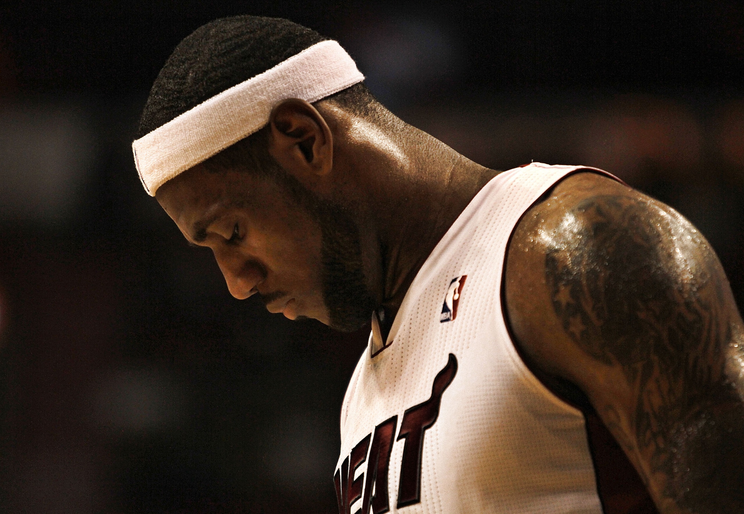 MIAMI - OCTOBER 18:  Forward LeBron James #6 of the Miami Heat plays against the Charlotte Bobcats on October 18, 2010 at American Airlines Arena in Miami, Florida. NOTE TO USER: User expressly acknowledges and agrees that, by downloading and/or using thi