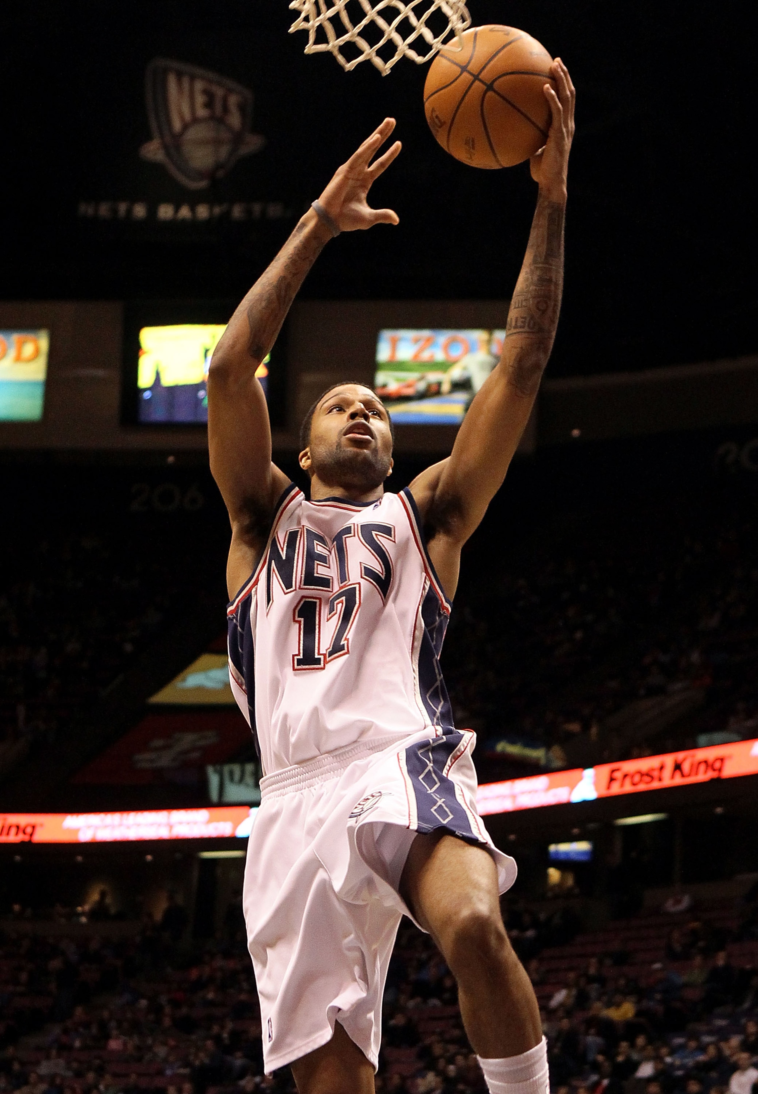EAST RUTHERFORD, NJ - JANUARY 29:  Chris Douglas-Roberts #17 of the New Jersey Nets lays up a basket against the Washington Wizards at the Izod Center on January 29, 2010 in East Rutherford, New Jersey. The Wizards defeated the Nets 81-79.NOTE TO USER: Us