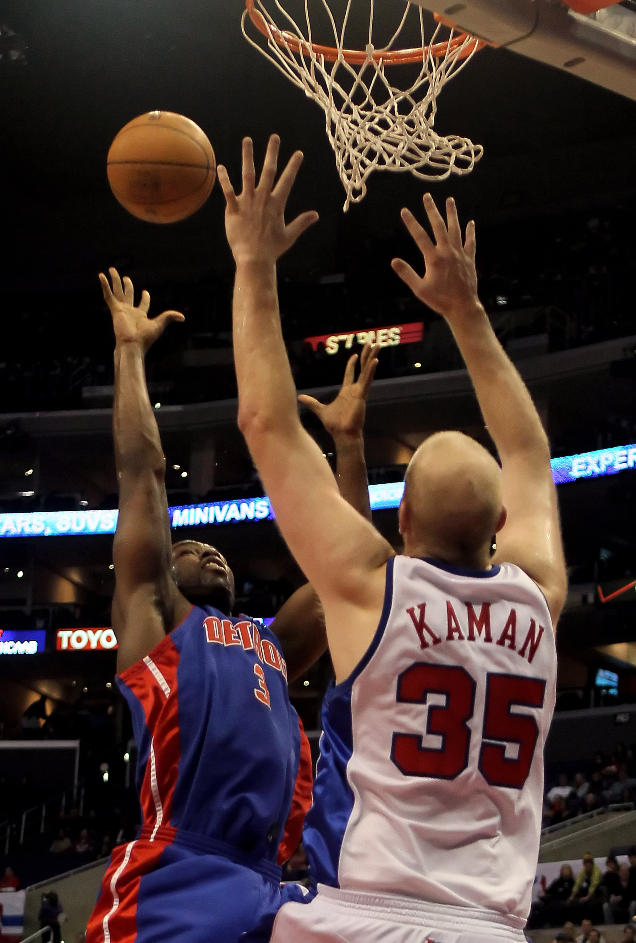 LOS ANGELES, CA - FEBRUARY 24: Rodney Stuckey #3 of the Detroit Pistons shoots over Chris Kaman #35 of the Los Angeles Clippers during the first half at Staples Center on February 24, 2010 in Los Angeles, California. NOTE TO USER: User expressly acknowle LOS ANGELES, CA - FEBRUARY 24: Rodney Stuckey #3 of the Detroit Pistons shoots over Chris Kaman #35 of the Los Angeles Clippers during the first half at Staples Center on February 24, 2010 in Los Angeles, California. NOTE TO USER: User expressly acknowle