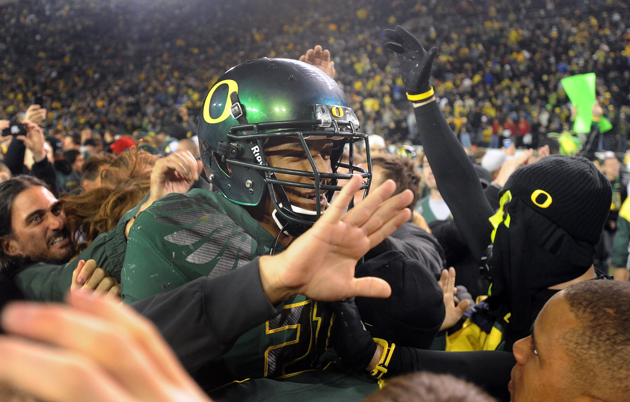 EUGENE, OR - OCTOBER 31: Running back LaMichael James #11 of the Oregon Ducks is carried off the field after the game against the USC Trojans at Autzen Stadium on October 31, 2009 in Eugene, Oregon. James ran for 183 yards and a score as Oregon defeated U