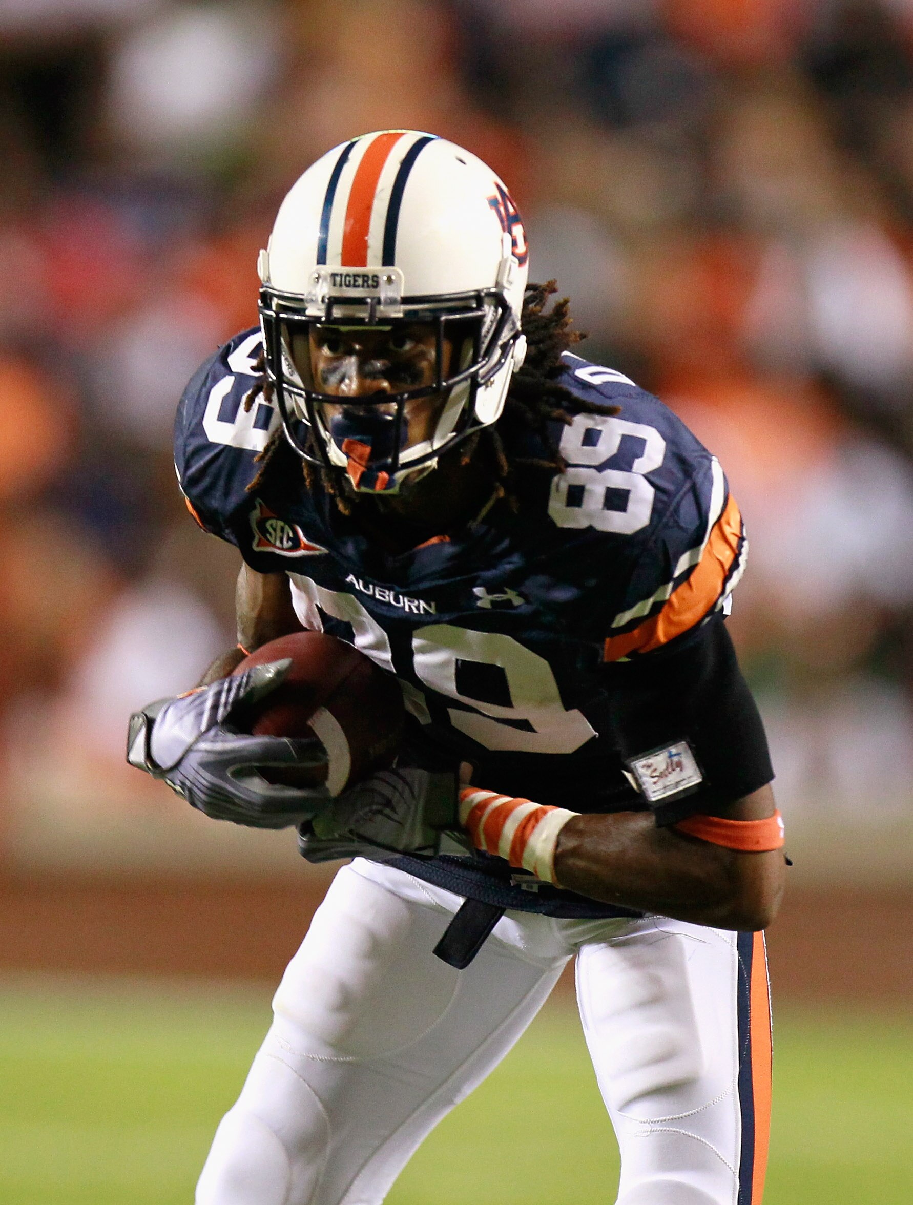 AUBURN, AL - SEPTEMBER 25:  Darvin Adams #89 of the Auburn Tigers against the South Carolina Gamecocks at Jordan-Hare Stadium on September 25, 2010 in Auburn, Alabama.  (Photo by Kevin C. Cox/Getty Images)