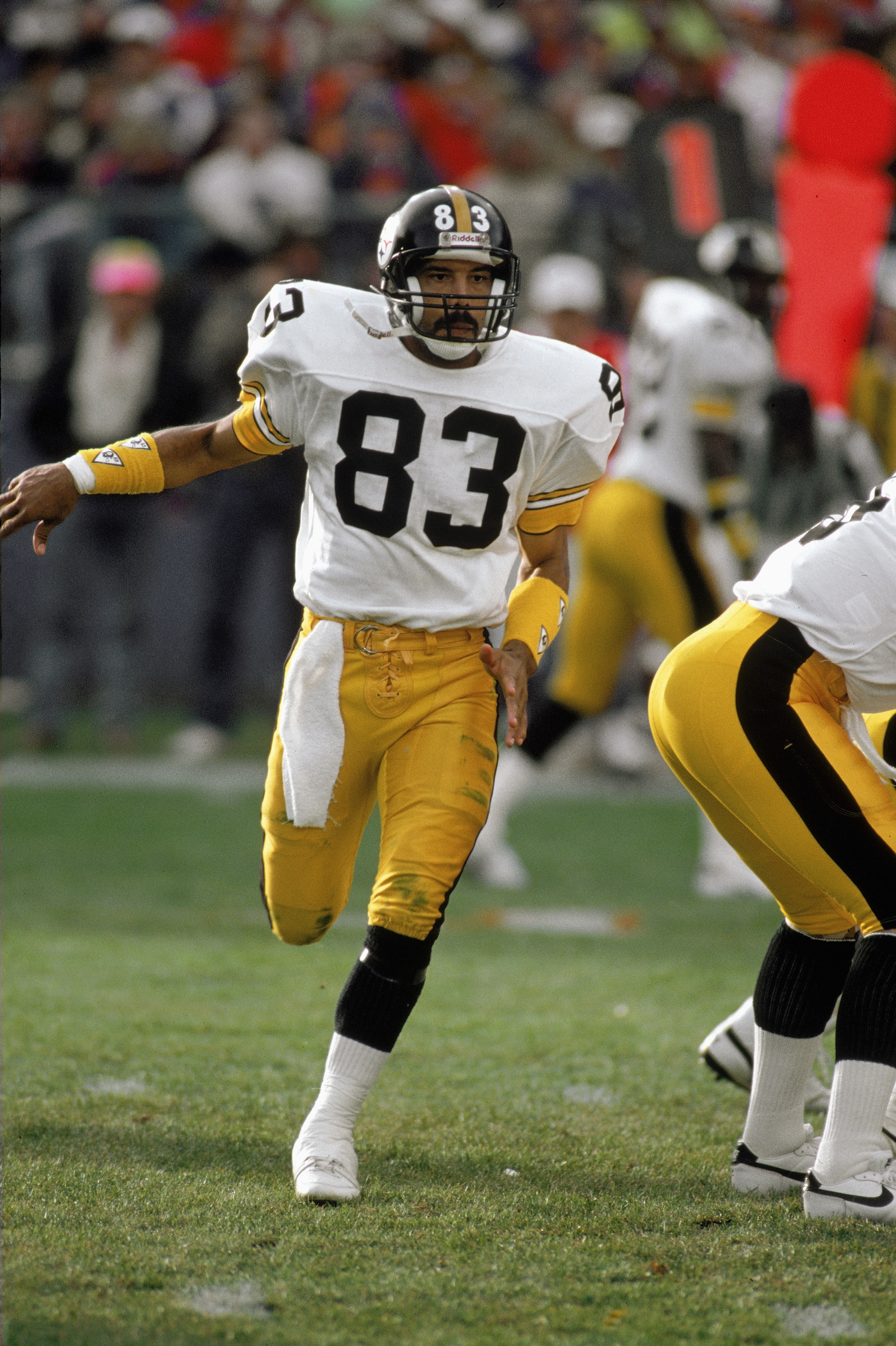 DENVER ?? NOVEMBER 5:  Wide receiver Louis Lipps #83 of the Pittsburgh Steelers in motion during an NFL game against the Denver Broncos at Mile High Stadium on November 5, 1989 in Denver, Colorado.  The Broncos defeated the Steelers 34-7.  (Photo by Tim D