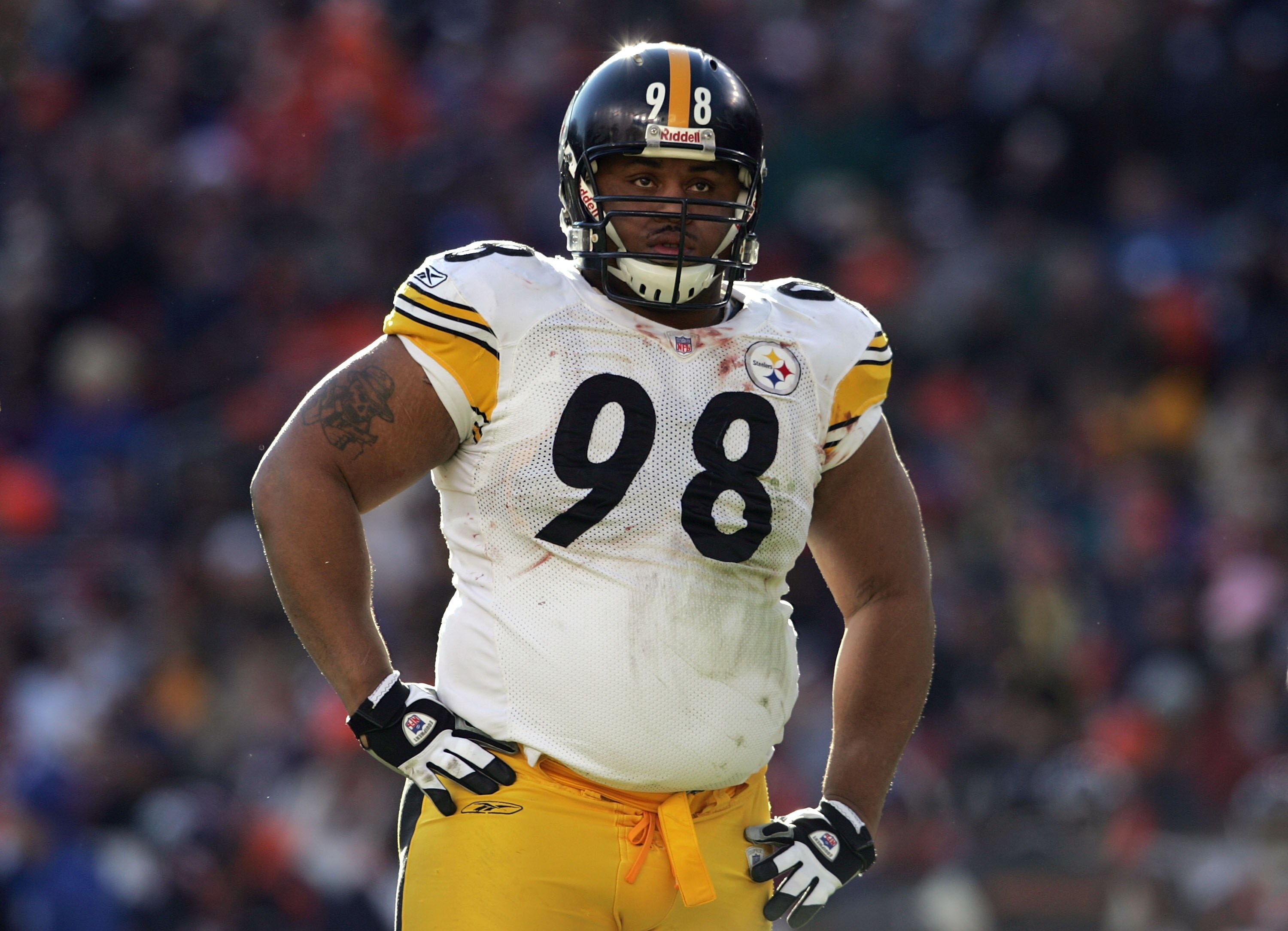 DENVER - JANUARY 22:  Casey Hampton #98 of the Pittsburgh Steelers is seen on the field against the Denver Broncos during the AFC Championship Game January 22, 2006 at Invesco Field at Mile High in Denver, Colorado. The Steelers won 34-17.  (Photo by Andy