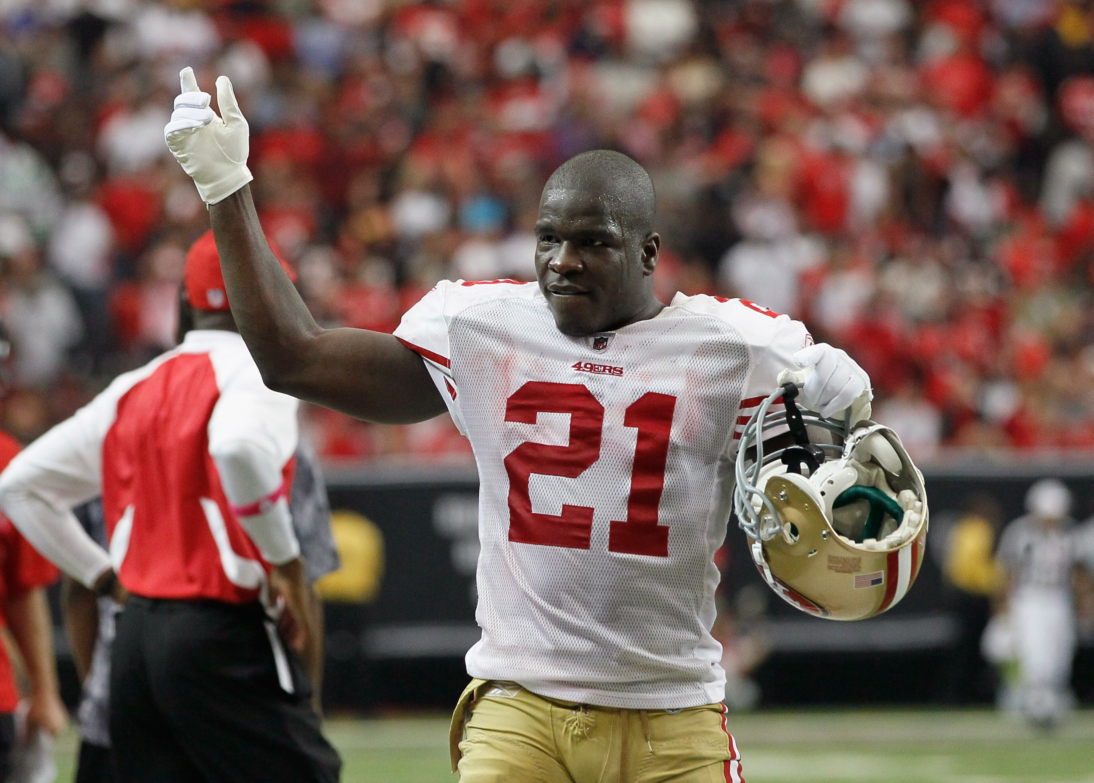 ATLANTA - OCTOBER 03:  Frank Gore #21 of the San Francisco 49ers against the Atlanta Falcons at Georgia Dome on October 3, 2010 in Atlanta, Georgia.  (Photo by Kevin C. Cox/Getty Images)