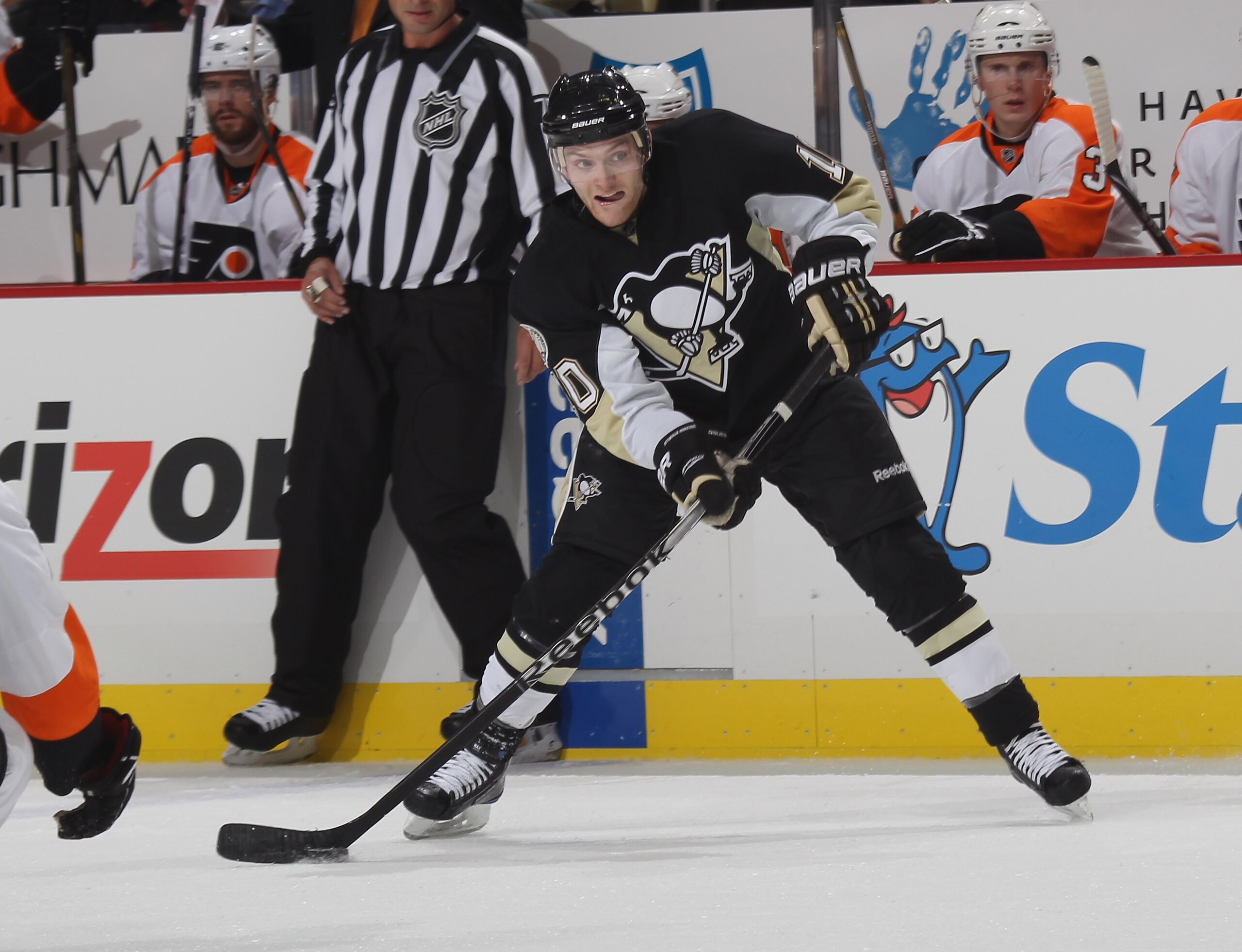 PITTSBURGH - OCTOBER 07:  Mark Letestu #10 of the Pittsburgh Penguins skates against the Philadelphia Flyers at the Consol Energy Center on October 7, 2010 in Pittsburgh, Pennsylvania.  (Photo by Bruce Bennett/Getty Images)