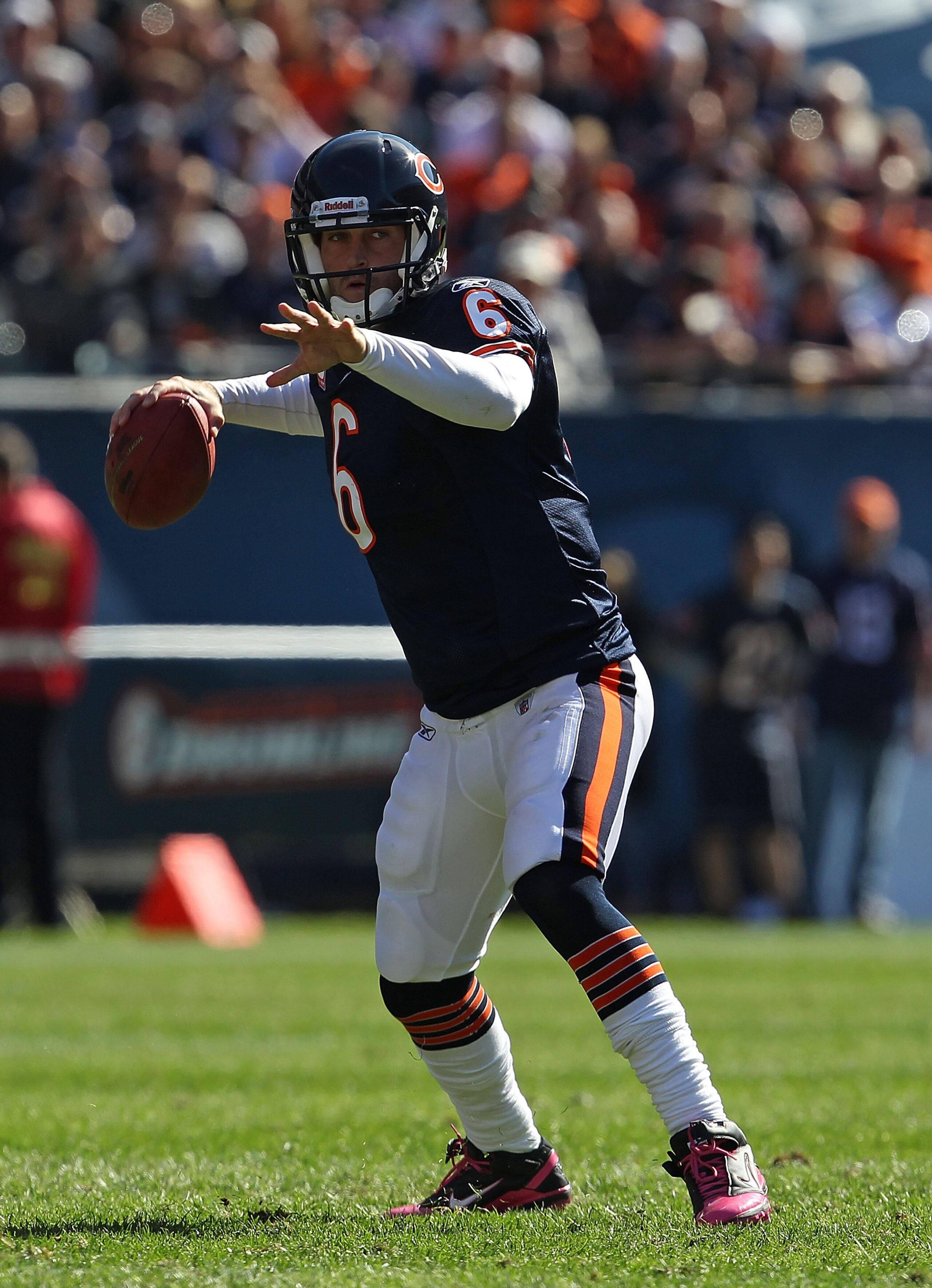 CHICAGO - OCTOBER 17: Jay Cutler #6 of the Chicago Bears throws a pass against the Seattle Seahawks at Soldier Field on October 17, 2010 in Chicago, Illinois. The Seahawks defeated the Bears 23-20. (Photo by Jonathan Daniel/Getty Images)