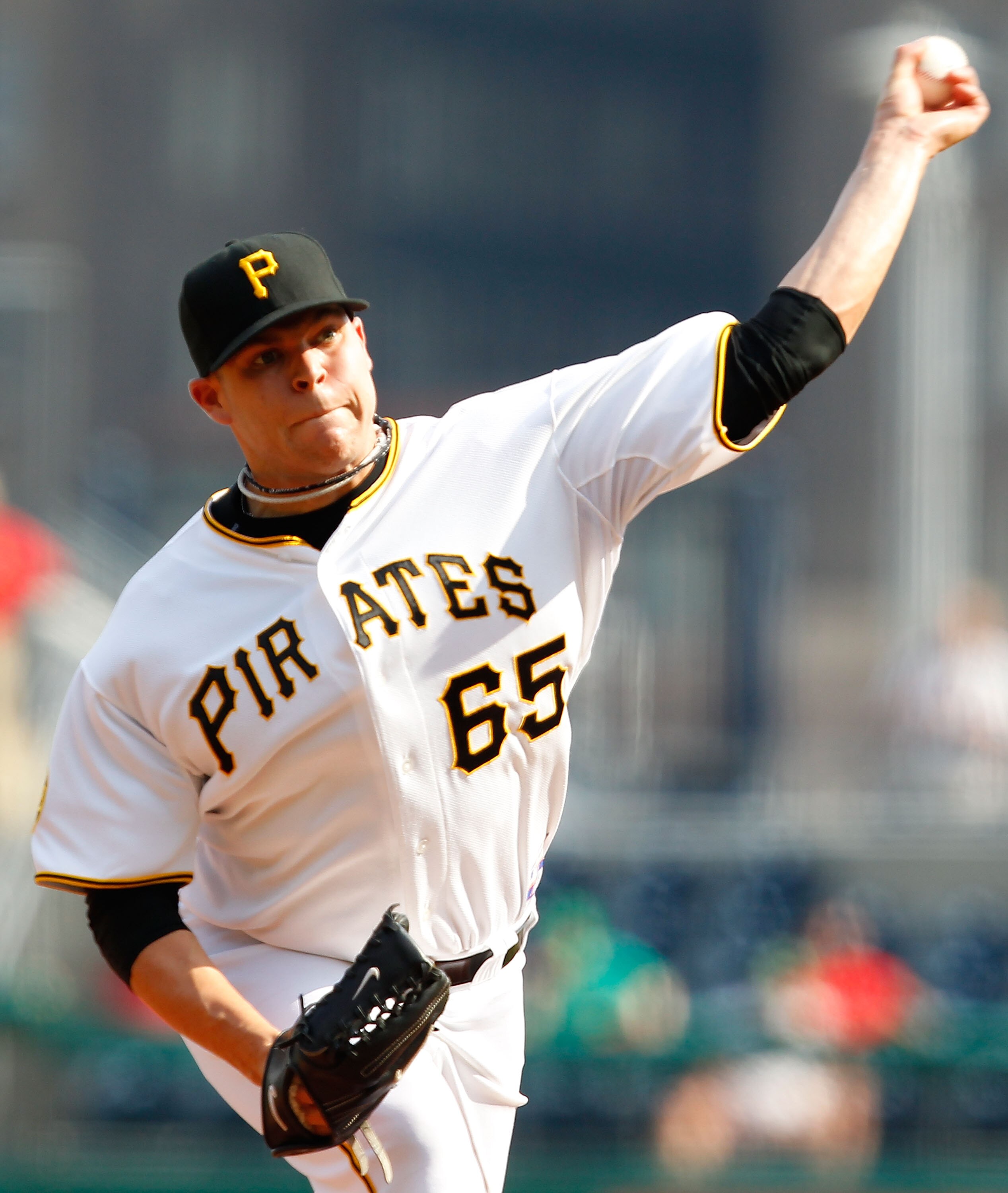 PITTSBURGH - SEPTEMBER 23:  Justin Thomas #65 of the Pittsburgh Pirates pitches against the St Louis Cardinals during the game on September 23, 2010 at PNC Park in Pittsburgh, Pennsylvania.  (Photo by Jared Wickerham/Getty Images)