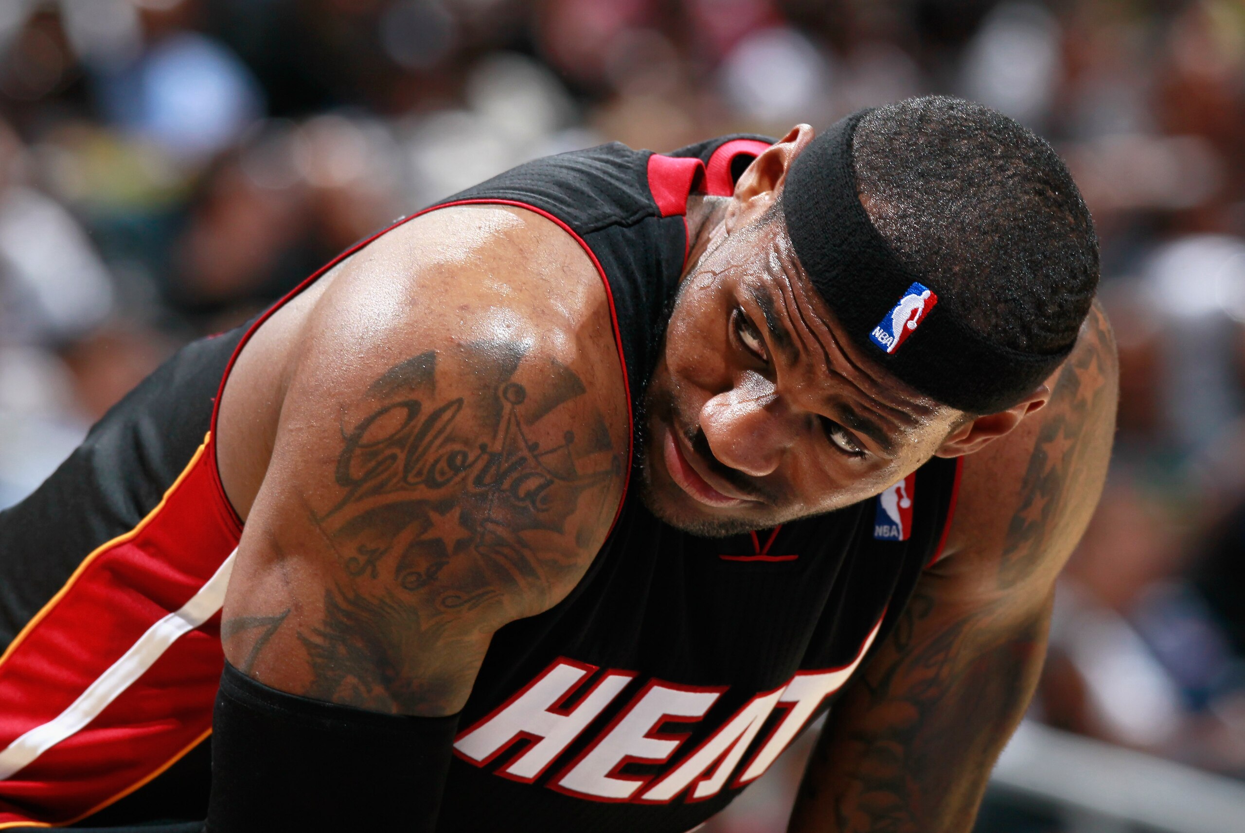ATLANTA - OCTOBER 21:  LeBron James #6 of the Miami Heat waits for free throws against the Atlanta Hawks at Philips Arena on October 21, 2010 in Atlanta, Georgia.  (Photo by Kevin C. Cox/Getty Images)