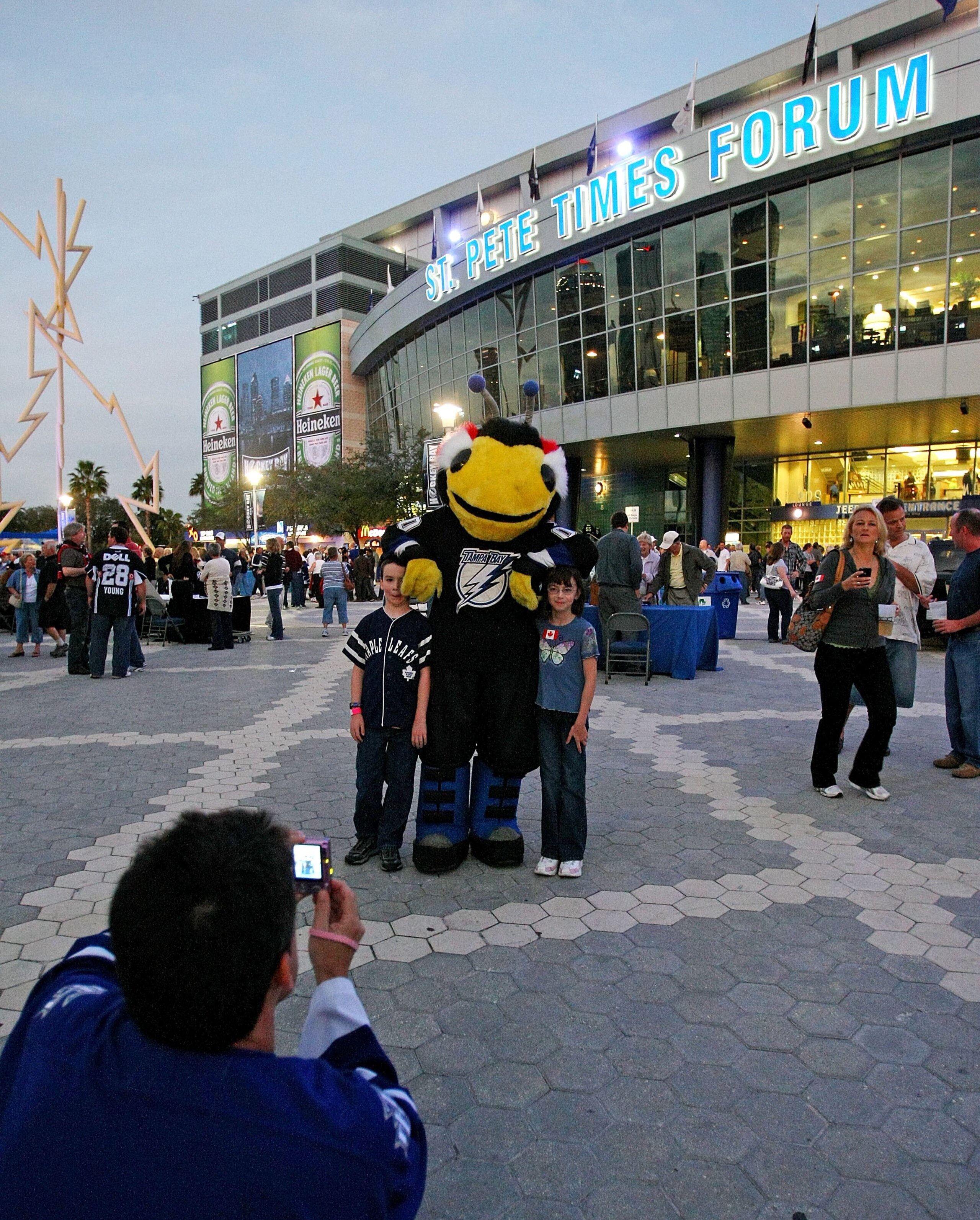 TAMPA, FL - FEBRUARY 12: Fans arrive at the game between the Toronto Maple Leafs and the Tampa Bay Lightning on February 12, 2009 at the St. Pete Times Forum in Tampa, Florida. (Photo by Bruce Bennett/Getty Images)