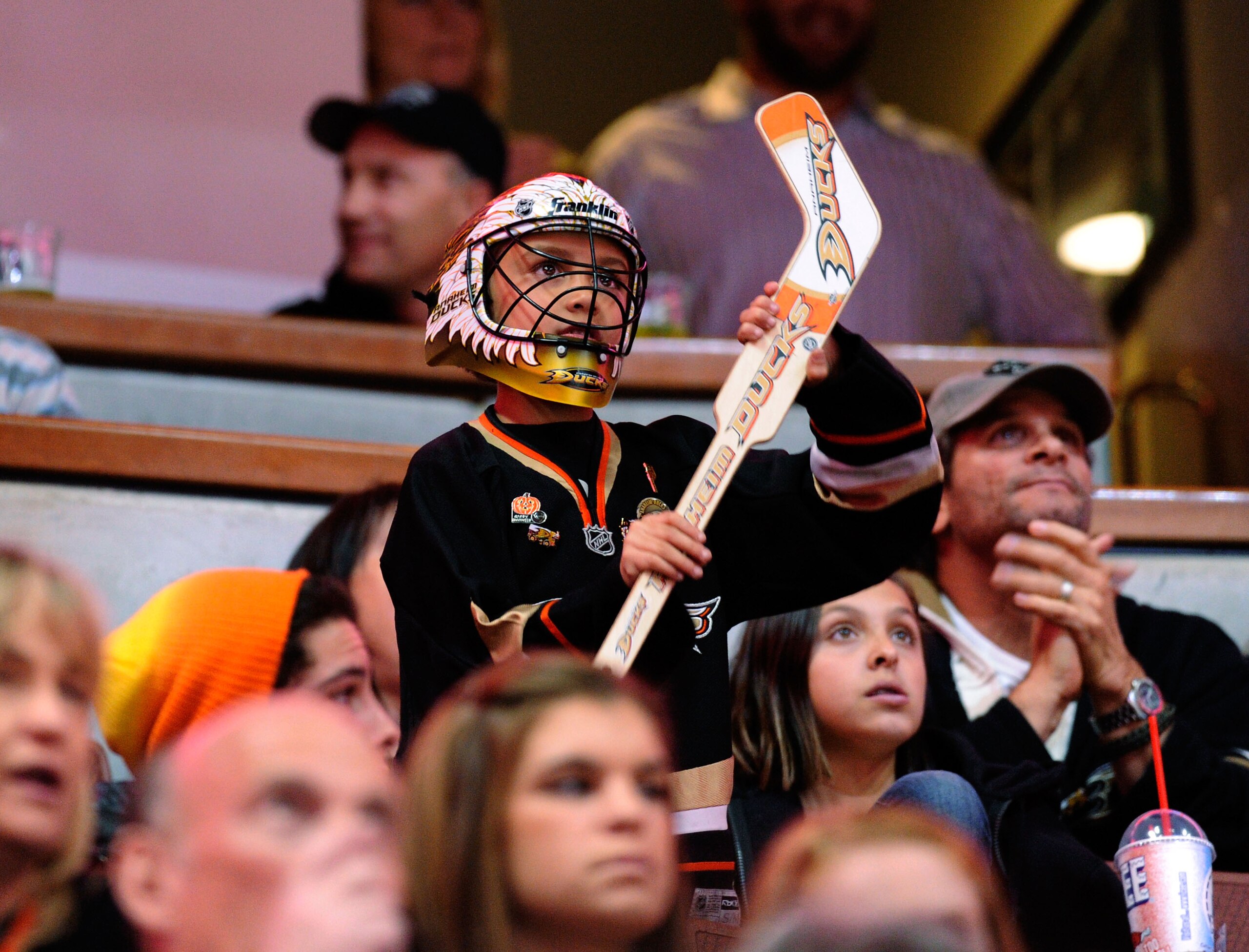 ANAHEIM, CA - NOVEMBER 23:  A fan of Anaheim Ducks cheers during the NHL game against Calgary Flames at the Honda Center on November 23, 2009 in Anaheim, California.  (Photo by Kevork Djansezian/Getty Images)