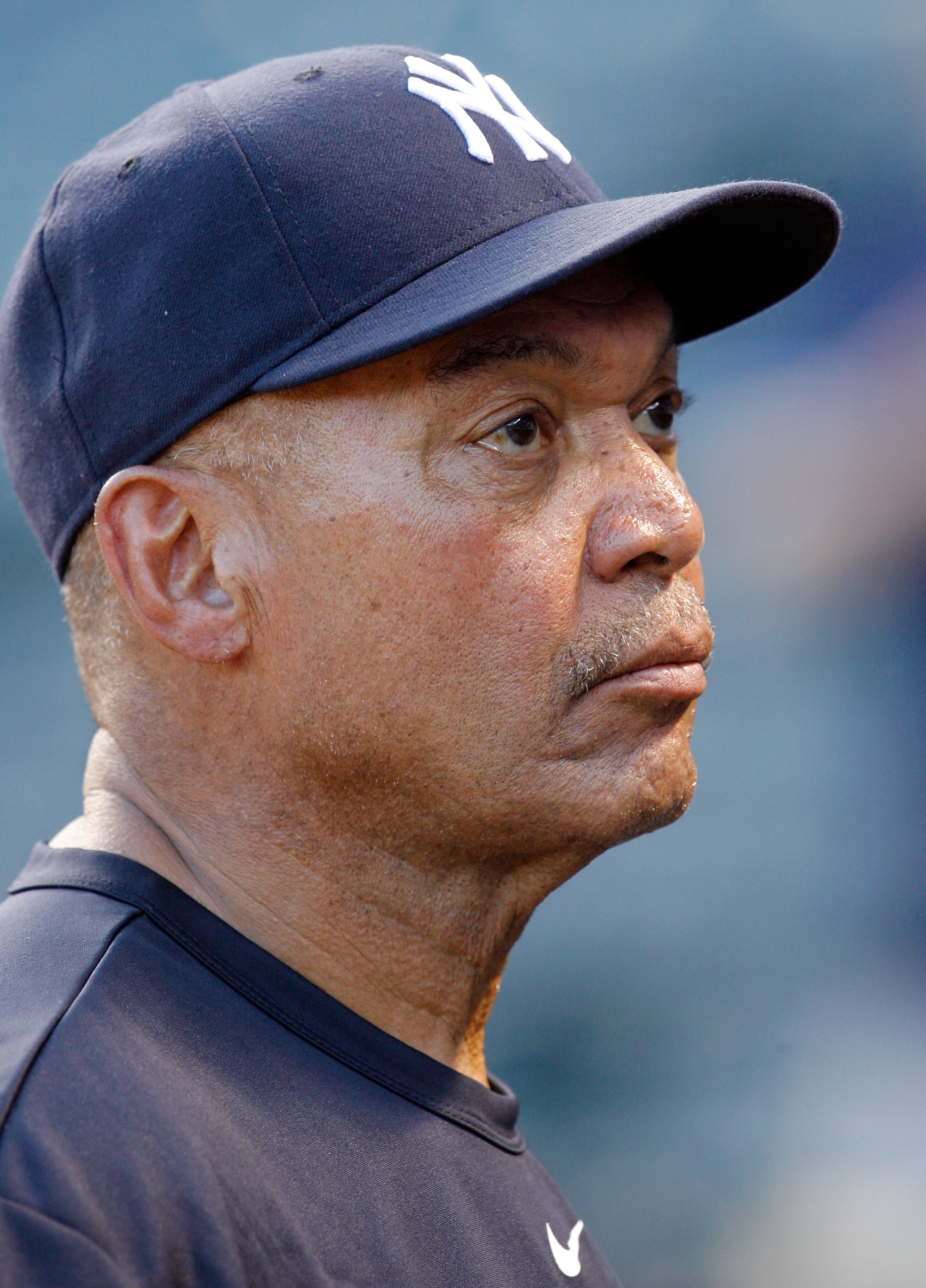 ARLINGTON, TX - SEPTEMBER 10:  New York Yankees Hall of Famer Reggie Jackson signs autographs for fans on September 10, 2010 at Rangers Ballpark in Arlington, Texas.  (Photo by Tom Pennington/Getty Images)