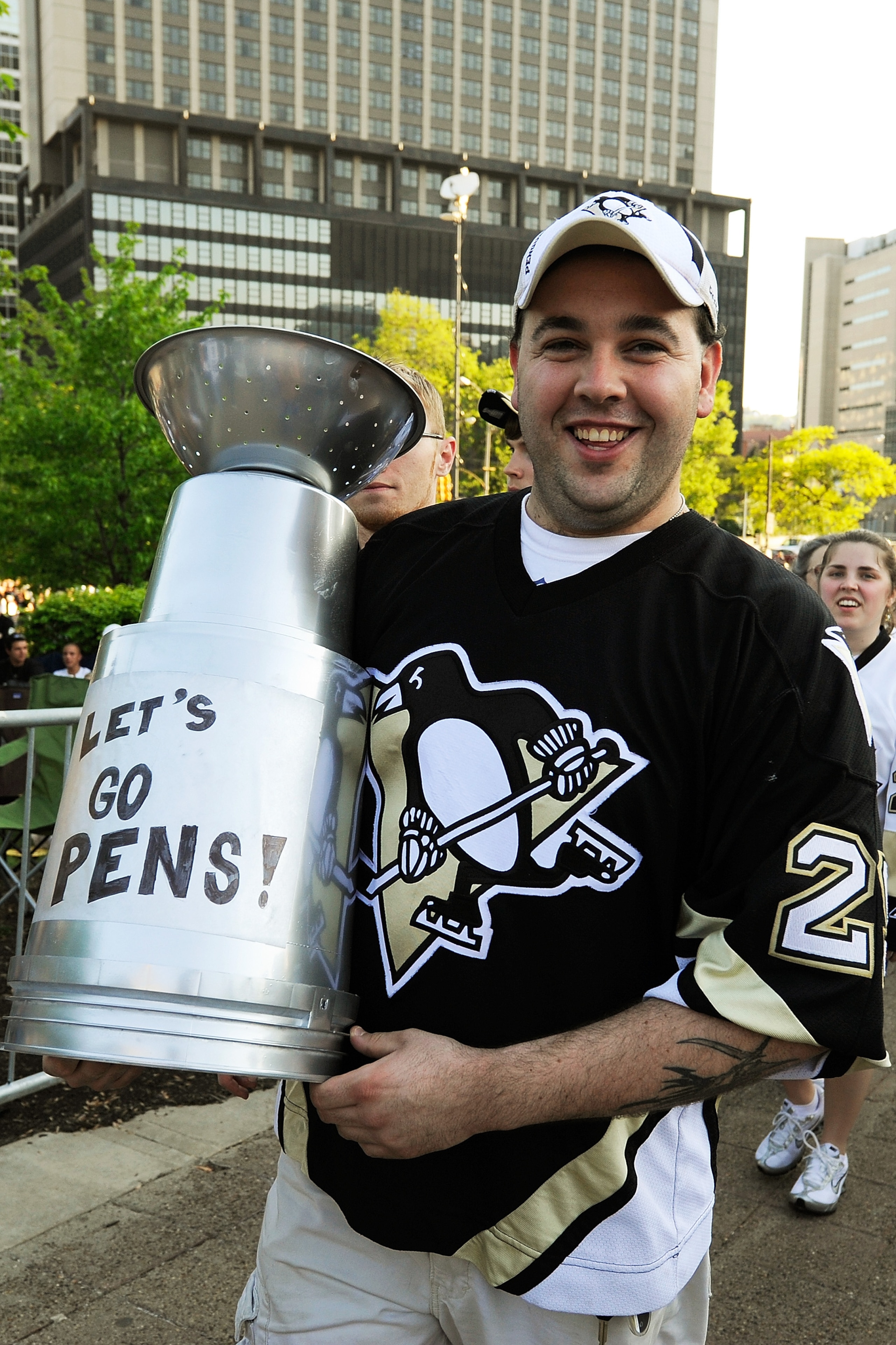 PITTSBURGH - APRIL 30:  A Pittsburgh Penguins fan arrives with a homemade Stanley Cup before Game One of the Eastern Conference Semifinals between the Pittsburgh Penguins and the Montreal Canadiens during the 2010 NHL Stanley Cup Playoffs on April 30, 201