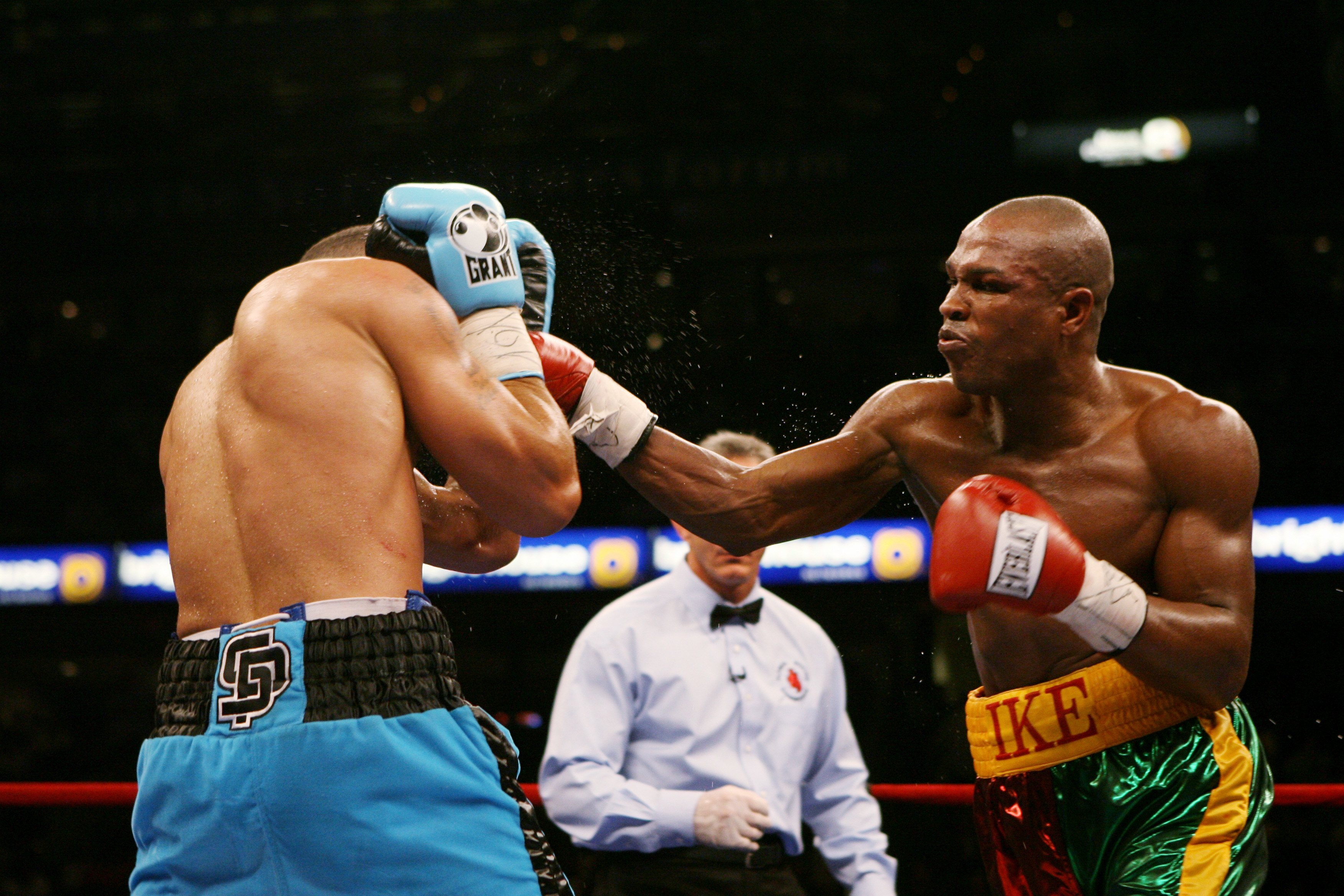 TAMPA, FL - DECEMBER 2:  Winky Wright (R) throws a punch at Ike Quartey during a middleweight fight at the St. Pete Times Forum on December 2, 2006 in Tampa, Florida.  Wright won by unanimous decision.  (Photo by Doug Benc/Getty Images)