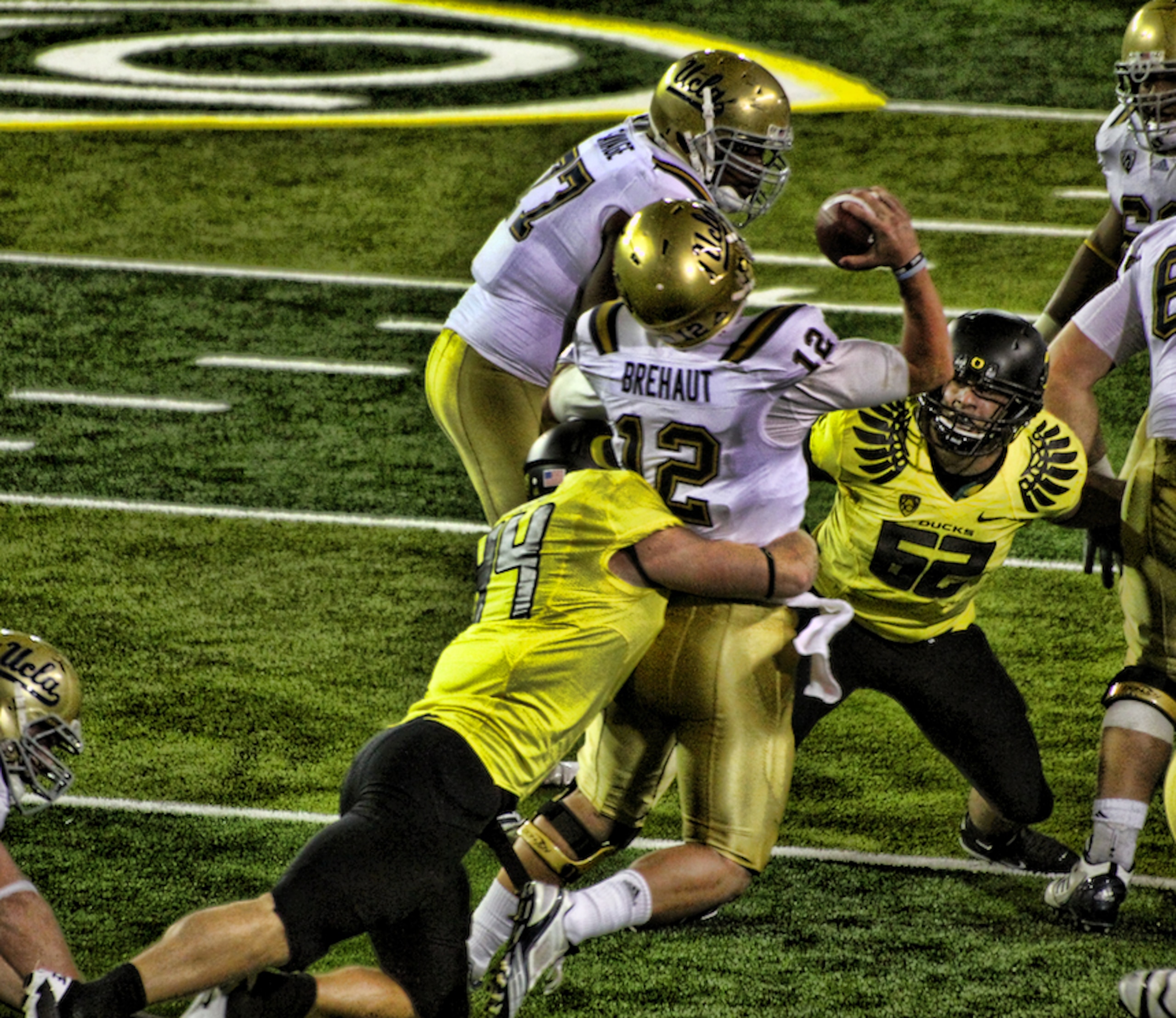 Oh hai!  I'm in your backfield crunching ur quarter-back.