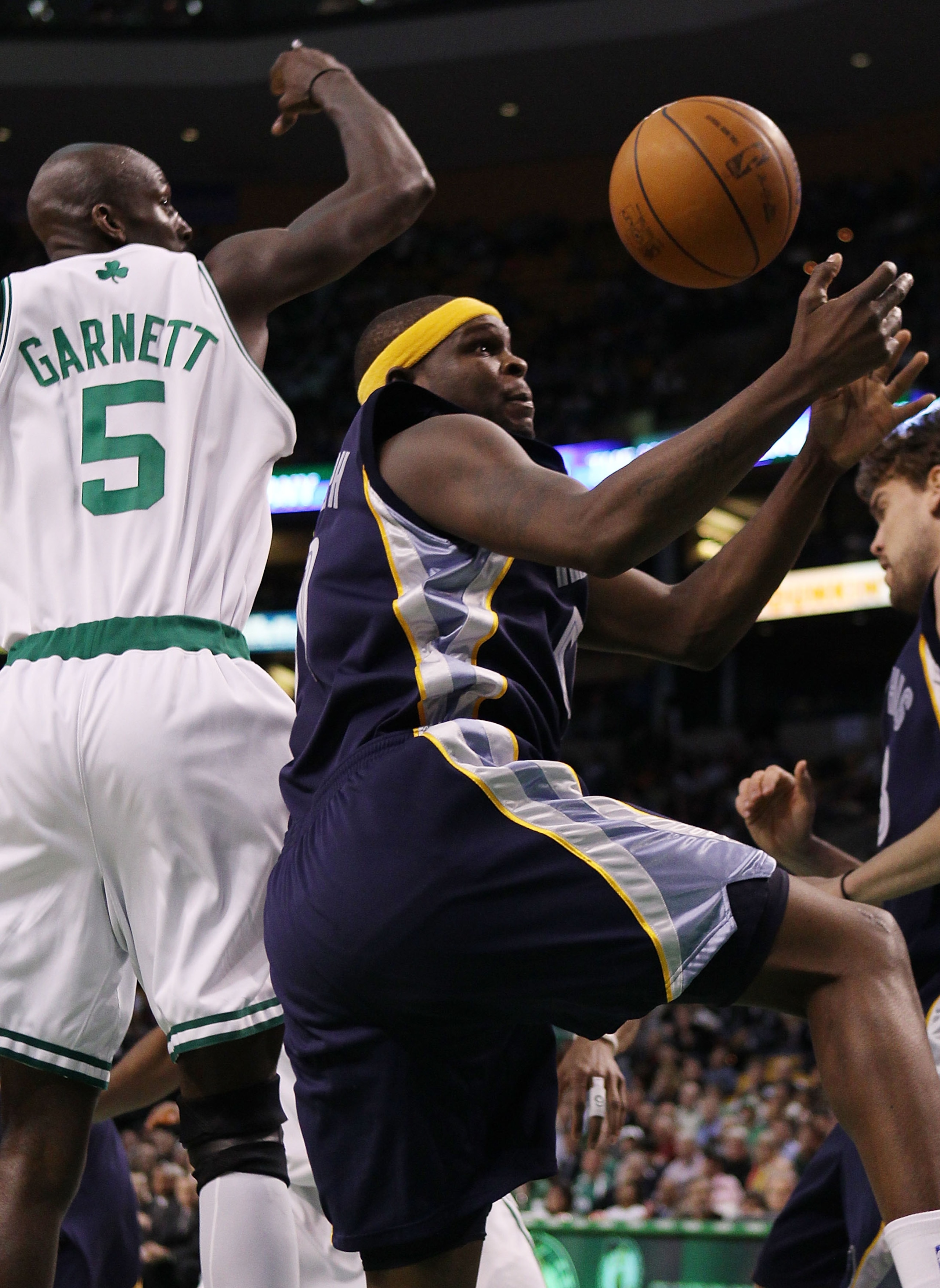 BOSTON - MARCH 10:  Zach Randolph #50 of the Memphis Grizzlies grabs the rebound away from Kevin Garnett #5 of the Boston Celtics on March 10, 2010 at the TD Garden in Boston, Massachusetts. The Grizzlies defeated the Celtics 111-91. NOTE TO USER: User ex