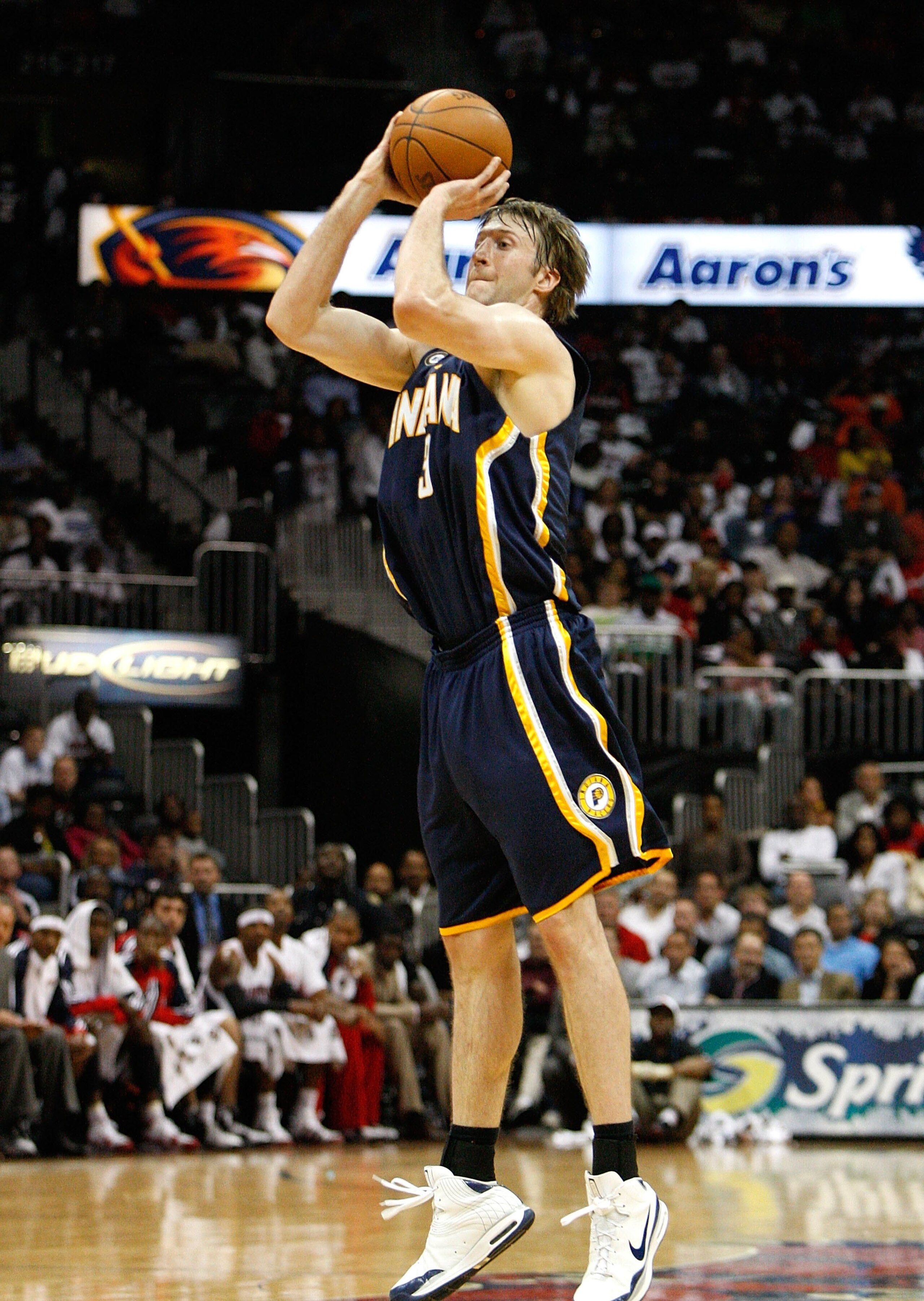 ATLANTA - OCTOBER 28:  Troy Murphy #3 of the Indiana Pacers against the Atlanta Hawks at Philips Arena on October 28, 2009 in Atlanta, Georgia.  (Photo by Kevin C. Cox/Getty Images)