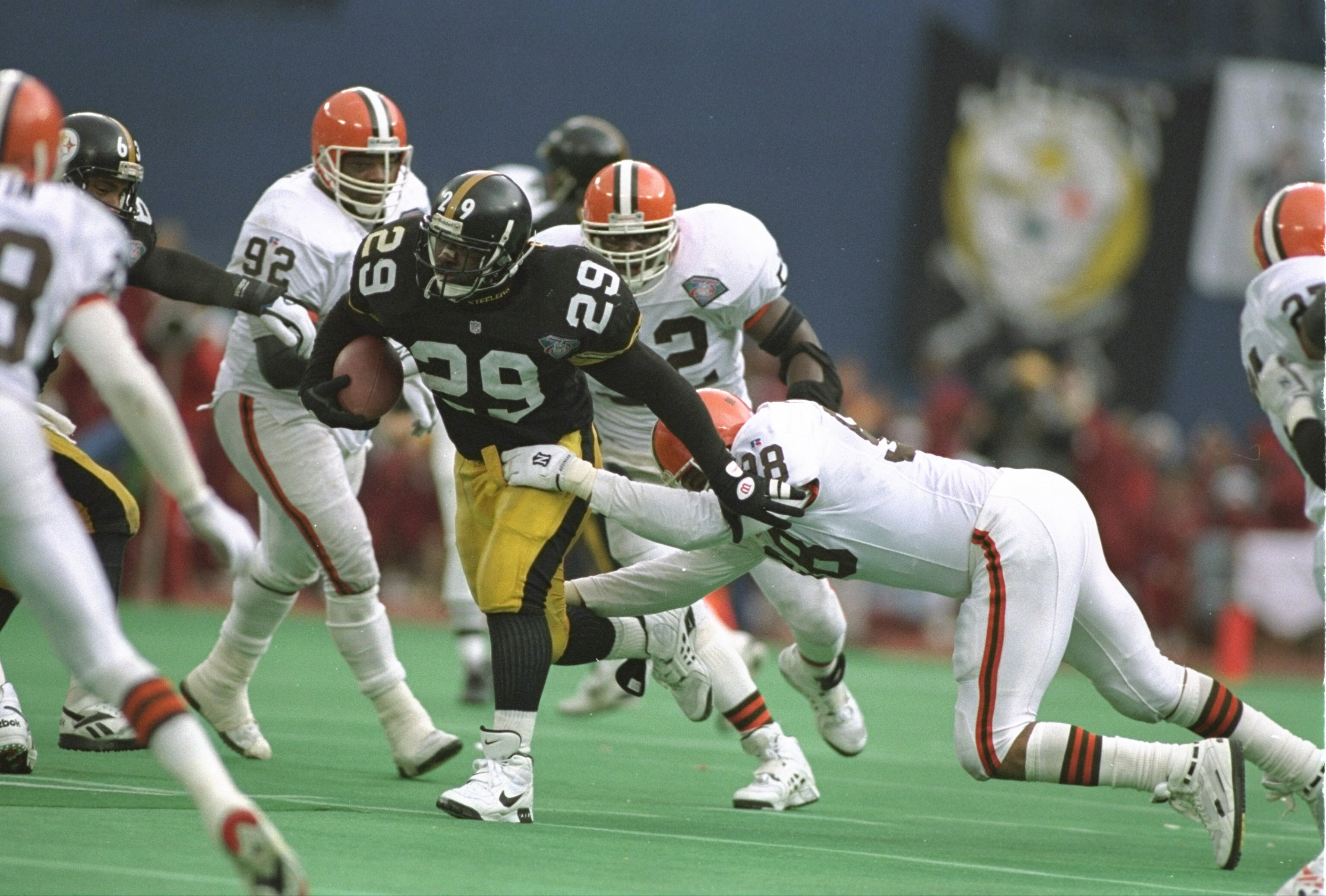 7 Jan 1995:  Running back Barry Foster of the Pittsburgh Steelers moves the ball during a playoff game against the Cleveland Browns at Three Rivers Stadium in Pittsburgh, Pennsylvania.  The Steelers won the game, 29-9. Mandatory Credit: Simon Bruty  /Alls