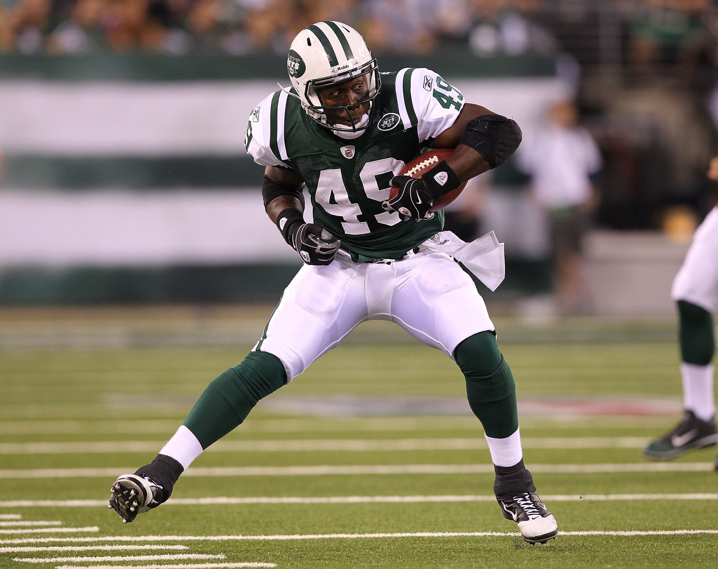 EAST RUTHERFORD, NJ - AUGUST 27:  Tony Richardson of the New York Jets in action against the Washington Redskins  during their preseason game on August 27, 2010 at the New Meadowlands Stadium  in East Rutherford, New Jersey.  (Photo by Al Bello/Getty Imag