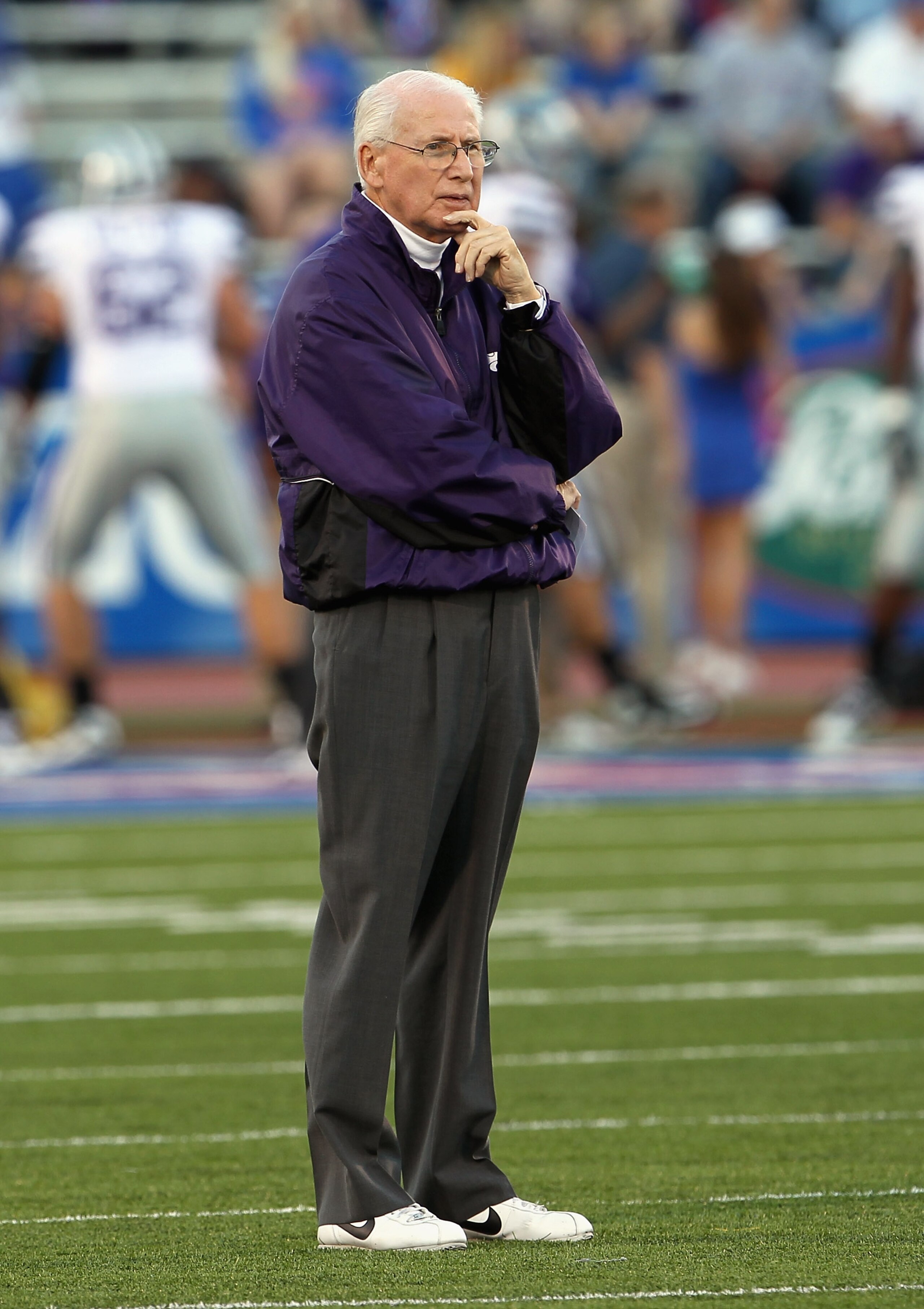 LAWRENCE, KS - OCTOBER 14:  Head coach Bill Snyder of the Kansas State Wildcats watches pregame warm-ups prior to the start of the game against on October 14, 2010 at Memorial Stadium in Lawrence, Kansas.  (Photo by Jamie Squire/Getty Images)