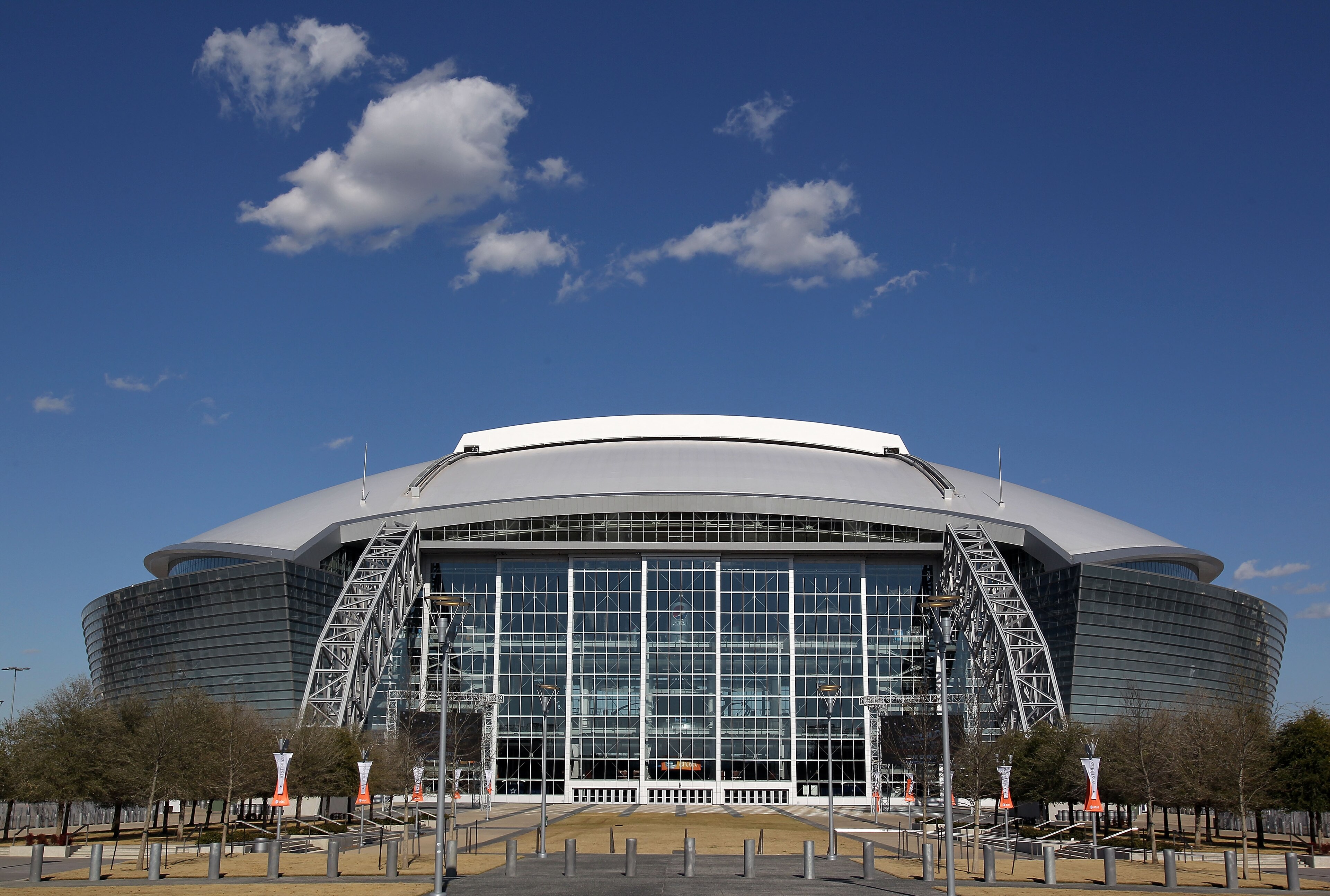 ARLINGTON, TX - MARCH 12: A general view of the exterior of Cowboys Stadium before the weigh-in for the WBO welterweight title fight between Manny Pacquiao of the Philippines and Joshua Clottey of Ghana on March 12, 2010 in Arlington, Texas. Pacquiao an ARLINGTON, TX - MARCH 12: A general view of the exterior of Cowboys Stadium before the weigh-in for the WBO welterweight title fight between Manny Pacquiao of the Philippines and Joshua Clottey of Ghana on March 12, 2010 in Arlington, Texas. Pacquiao an