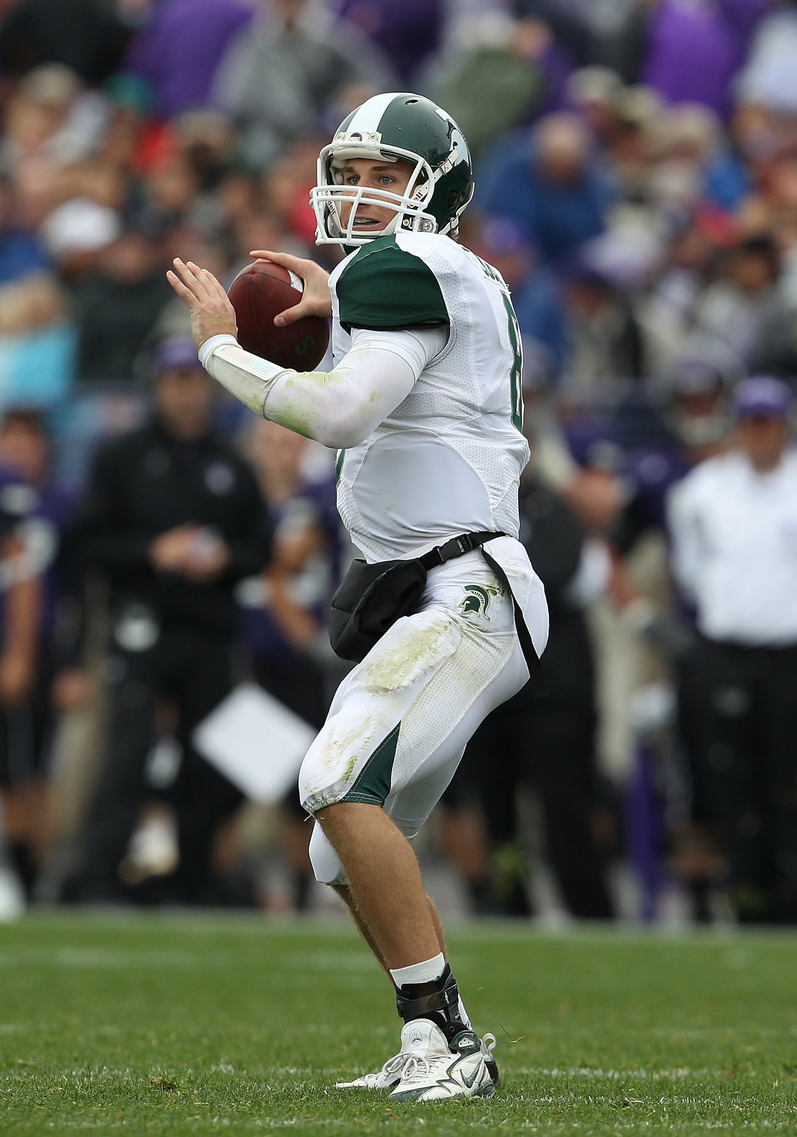 EVANSTON, IL - OCTOBER 23: Kirk Cousins #8 of the Michigan State Spartans throws a pass against the Northwestern Wildcats at Ryan Field on October 23, 2010 in Evanston, Illinois. Michigan State defeated Northwestern 35-27, (Photo by Jonathan Daniel/Getty