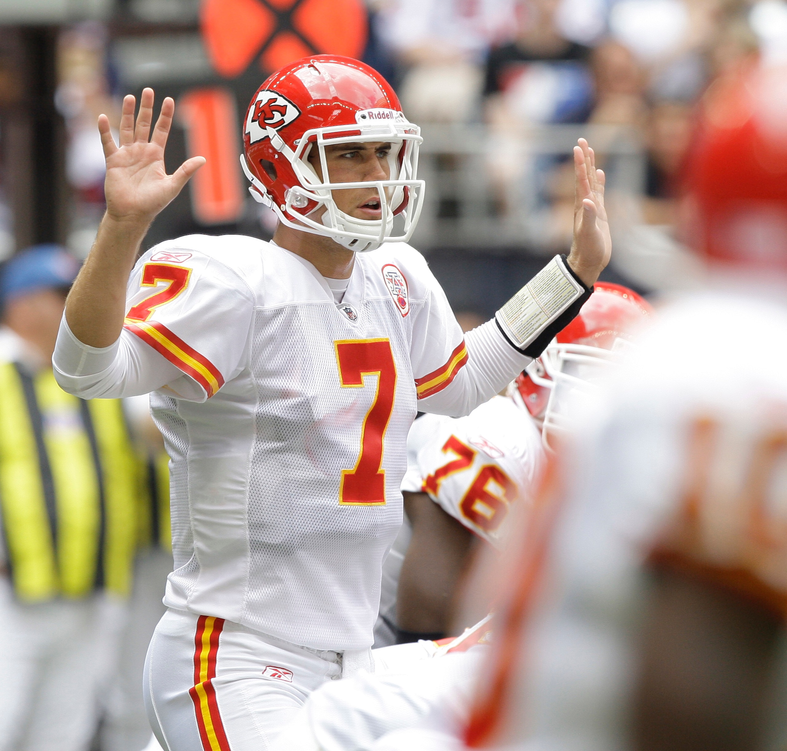 HOUSTON - OCTOBER 17:  Matt Cassel #7 of the Kansas City Chiefs during game action against the Houston Texans at at Reliant Stadium on October 17, 2010 in Houston, Texas.  (Photo by Bob Levey/Getty Images)
